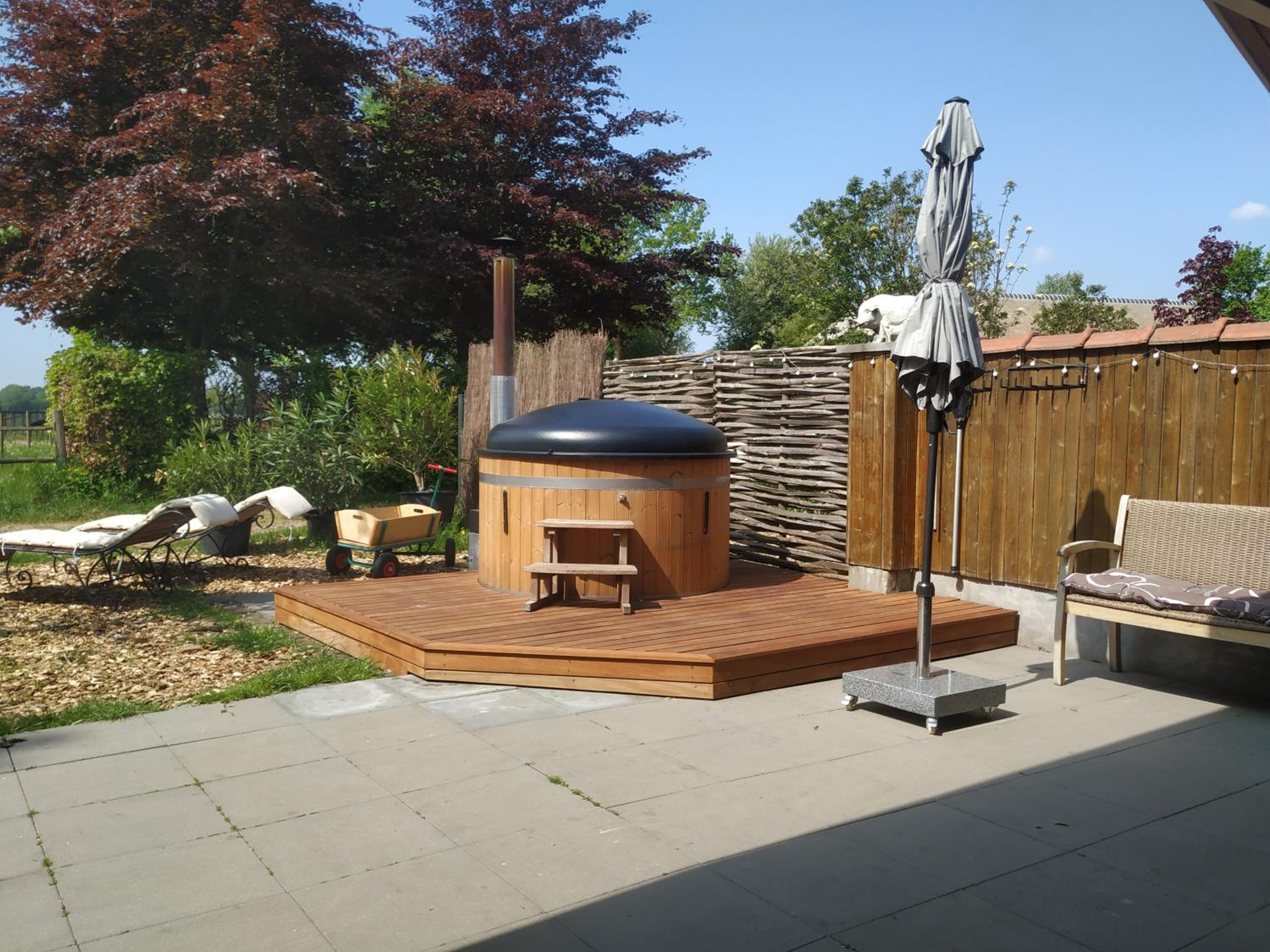 Wellness Chalet "Het Biggetje" Hottub - Sauna view 3