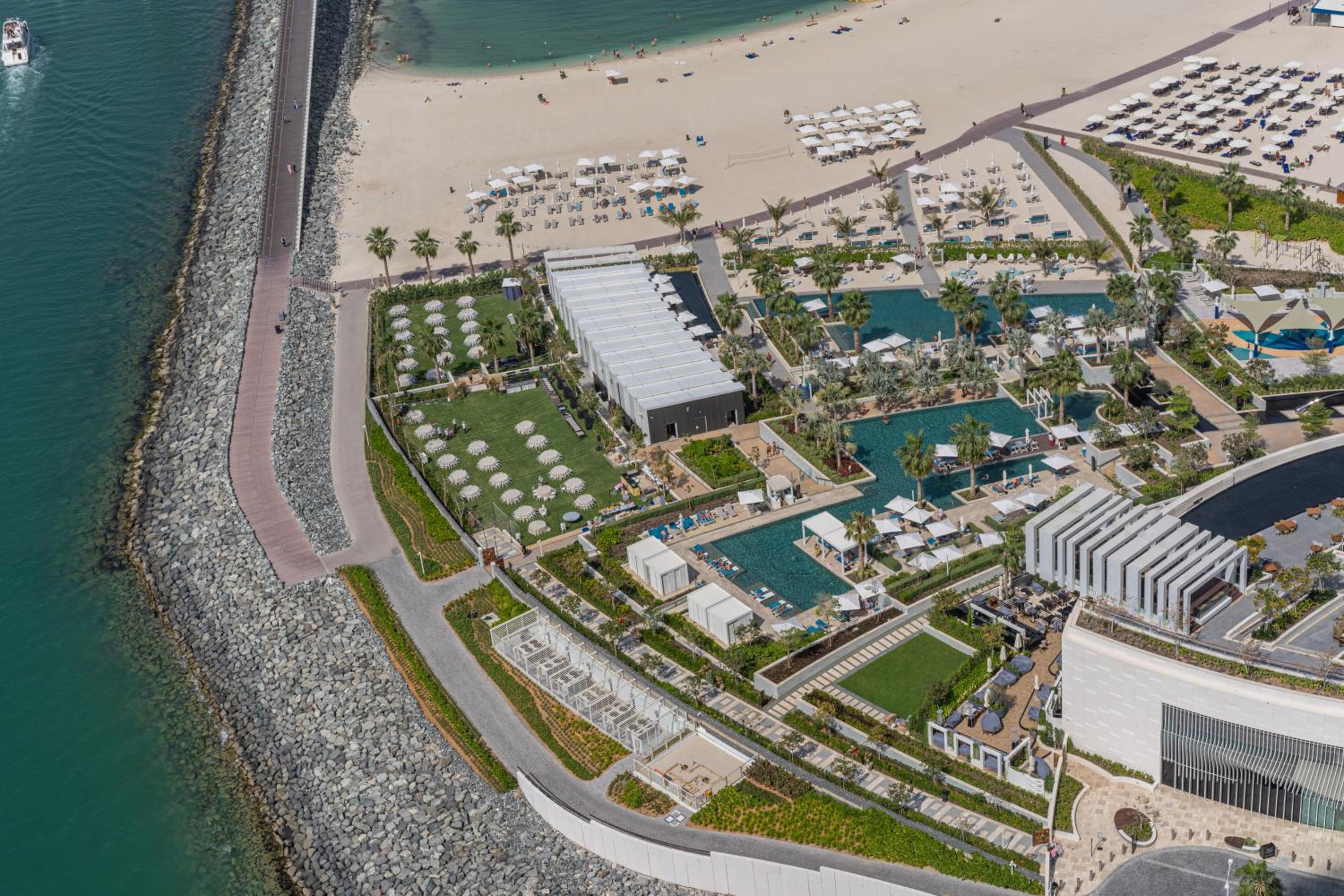 HiGuests - Waterfront Luxe Apt with Bluewaters Island Views