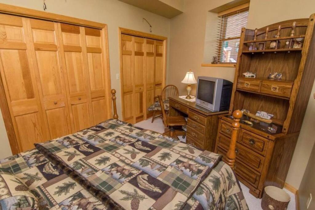 Pinnacle Paradise! Hot Tub! Dock Slip included! view 4