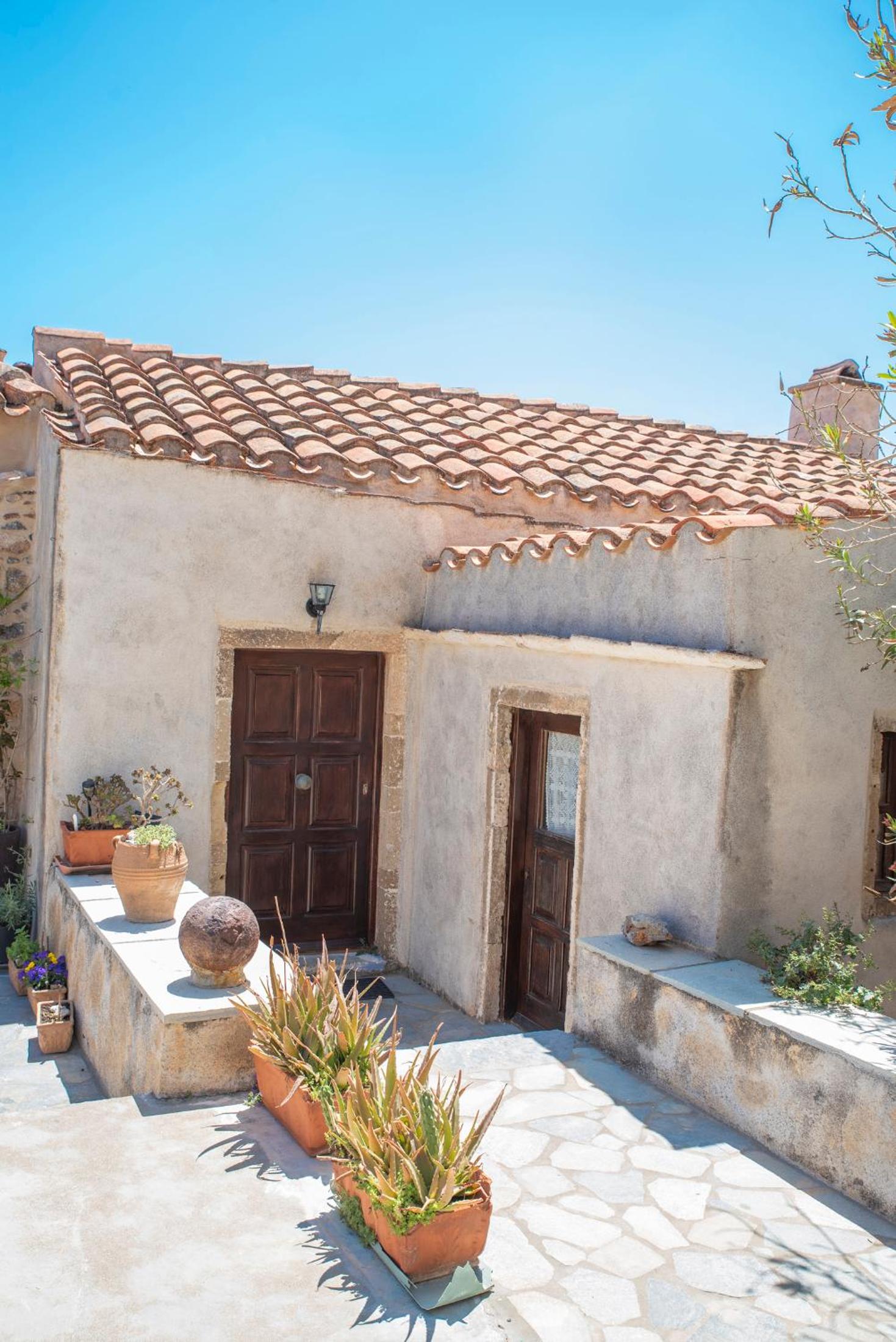 Goulas Traditional Guesthouse view 4