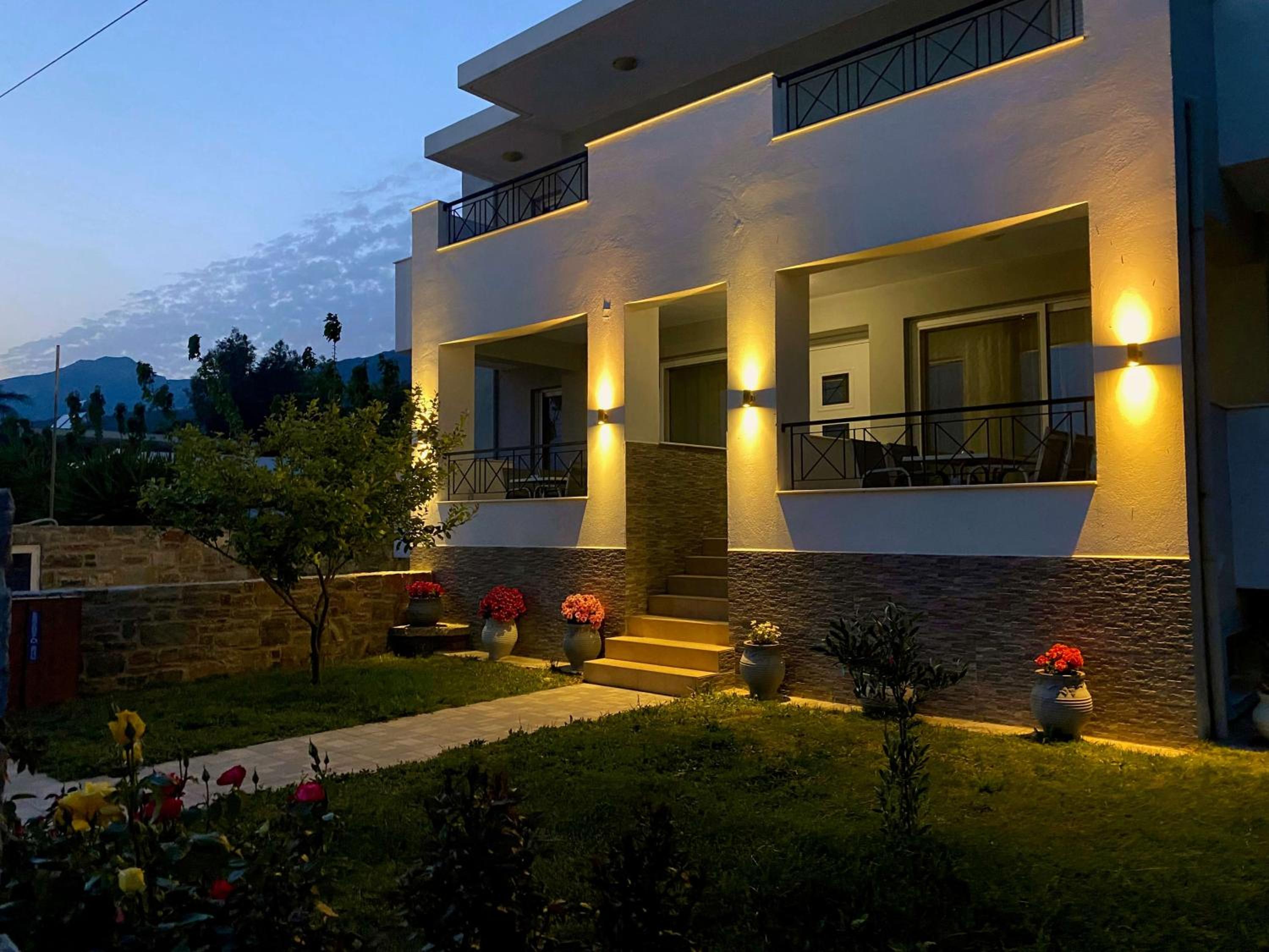 Eirini & Manolis Apartments