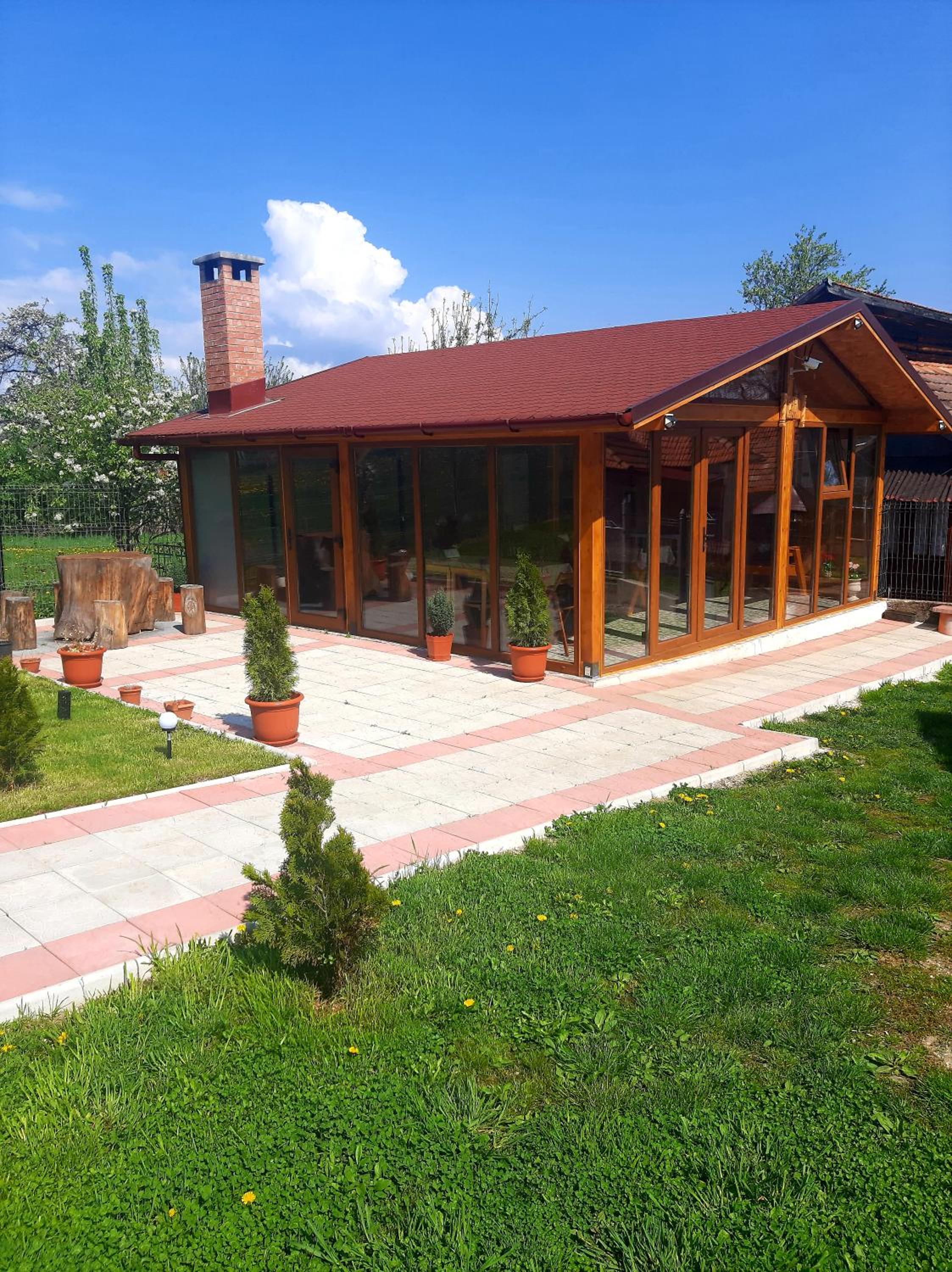 Photo 12