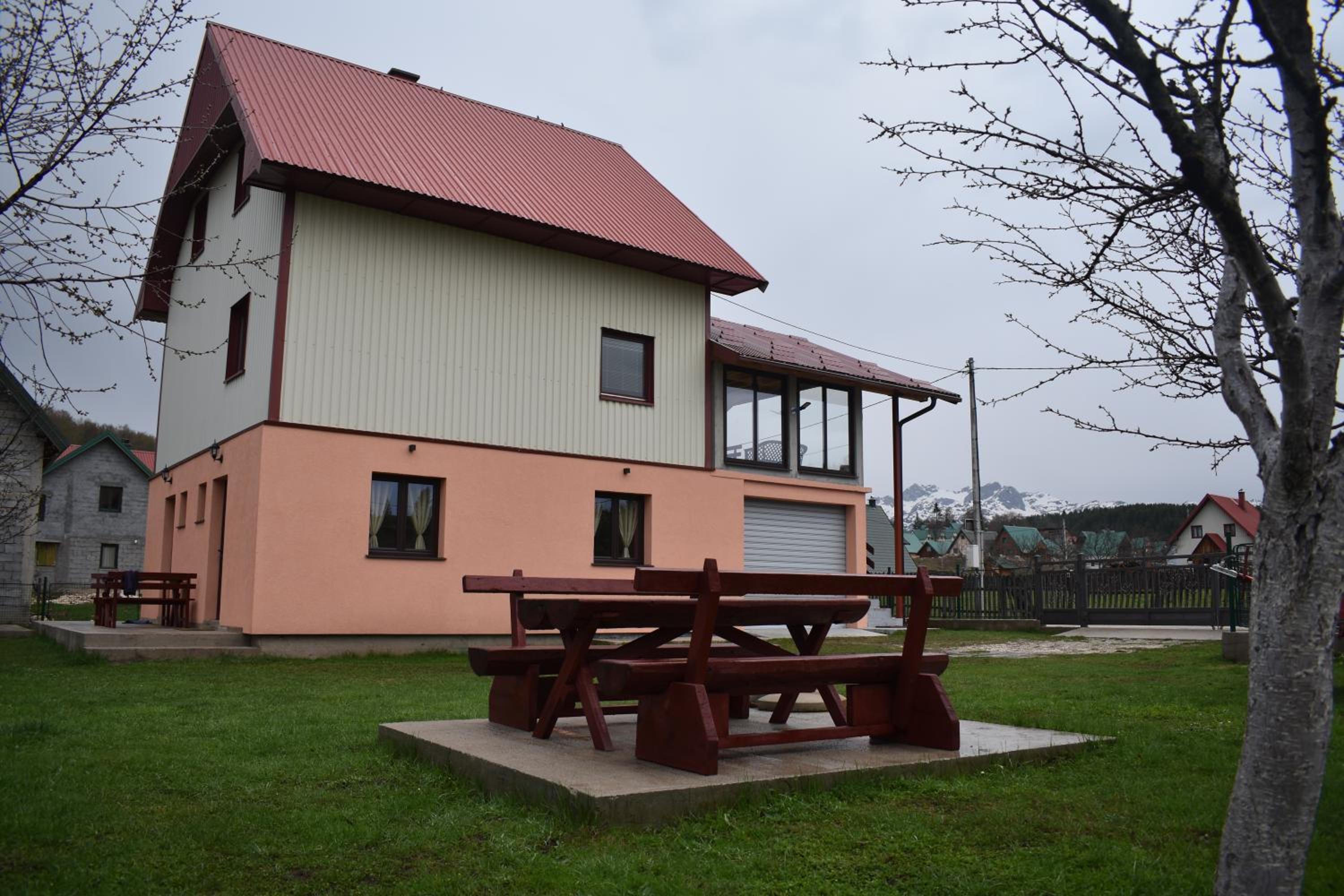 Photo 6
