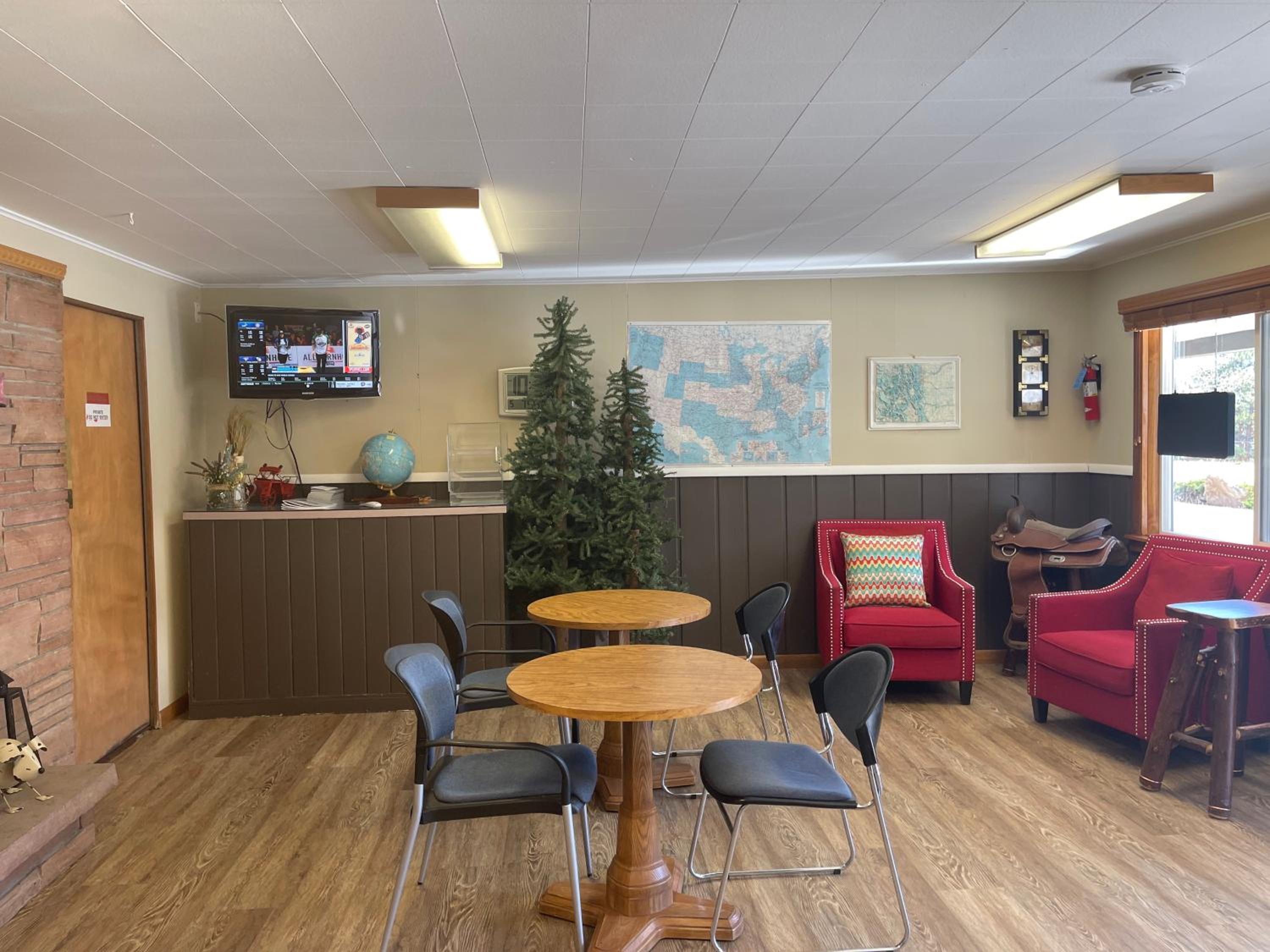 Saddle & Surrey Motel
