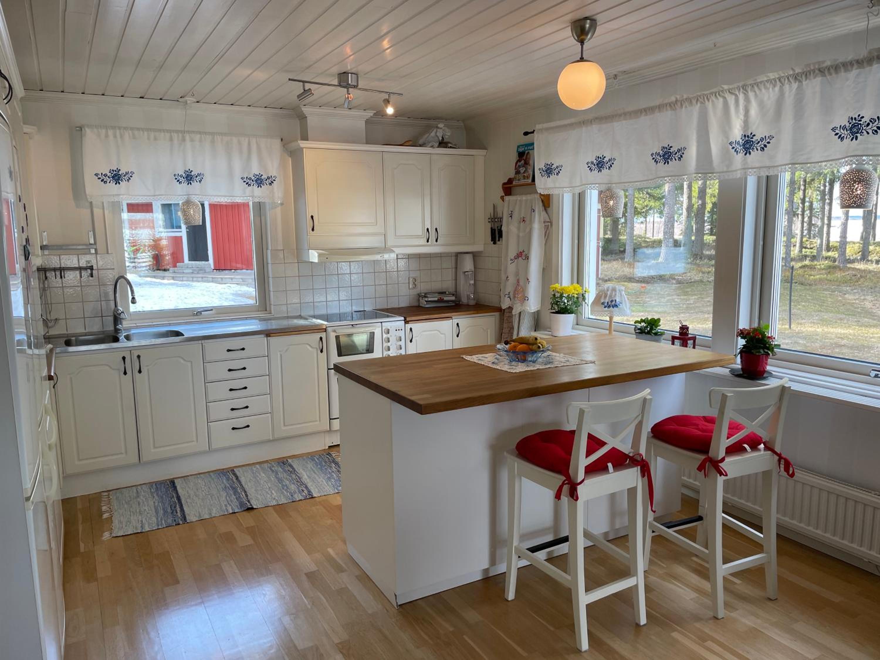 Beautiful house in the nature with private river access view 5