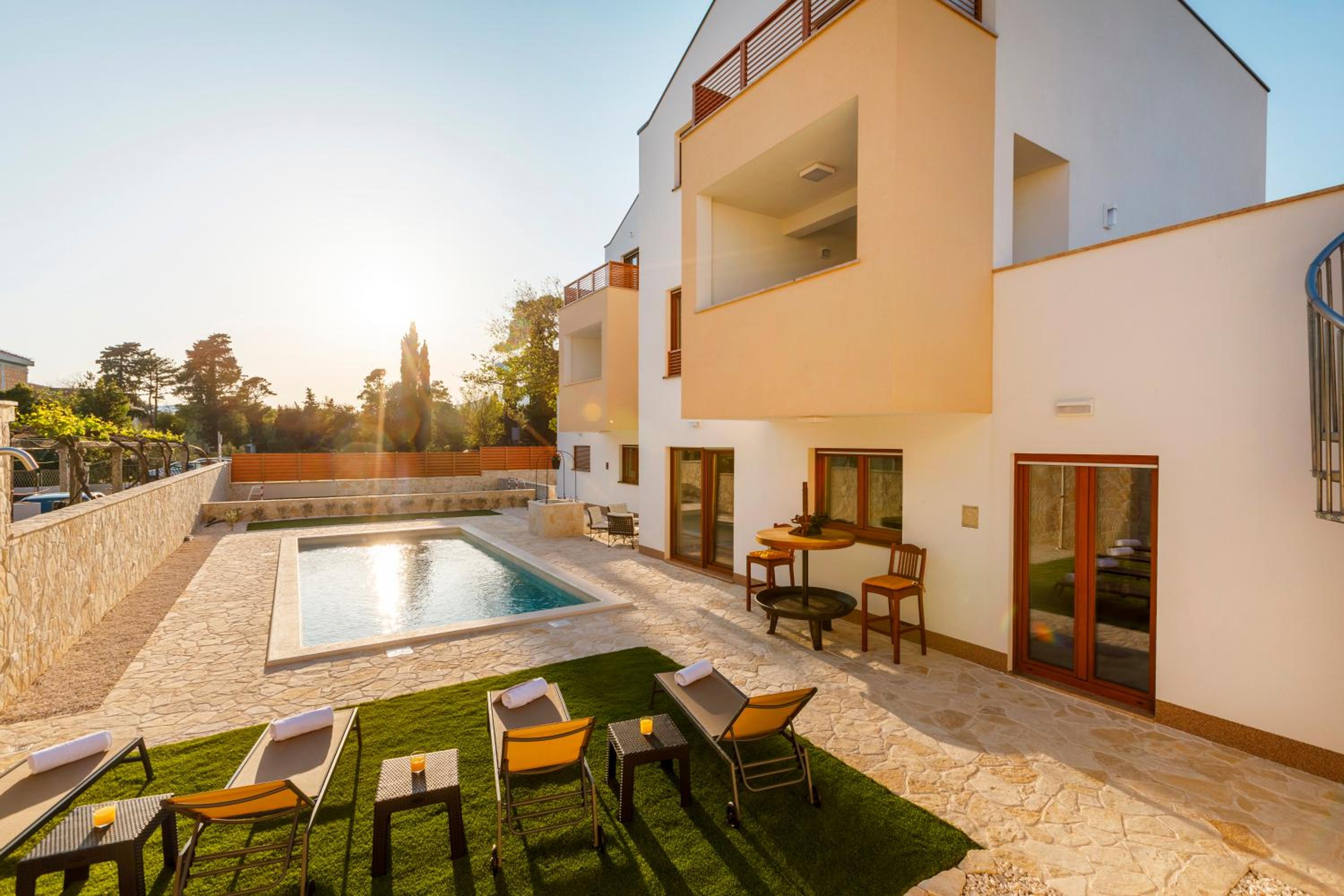 Vila Rušinac - private heated pool view 2