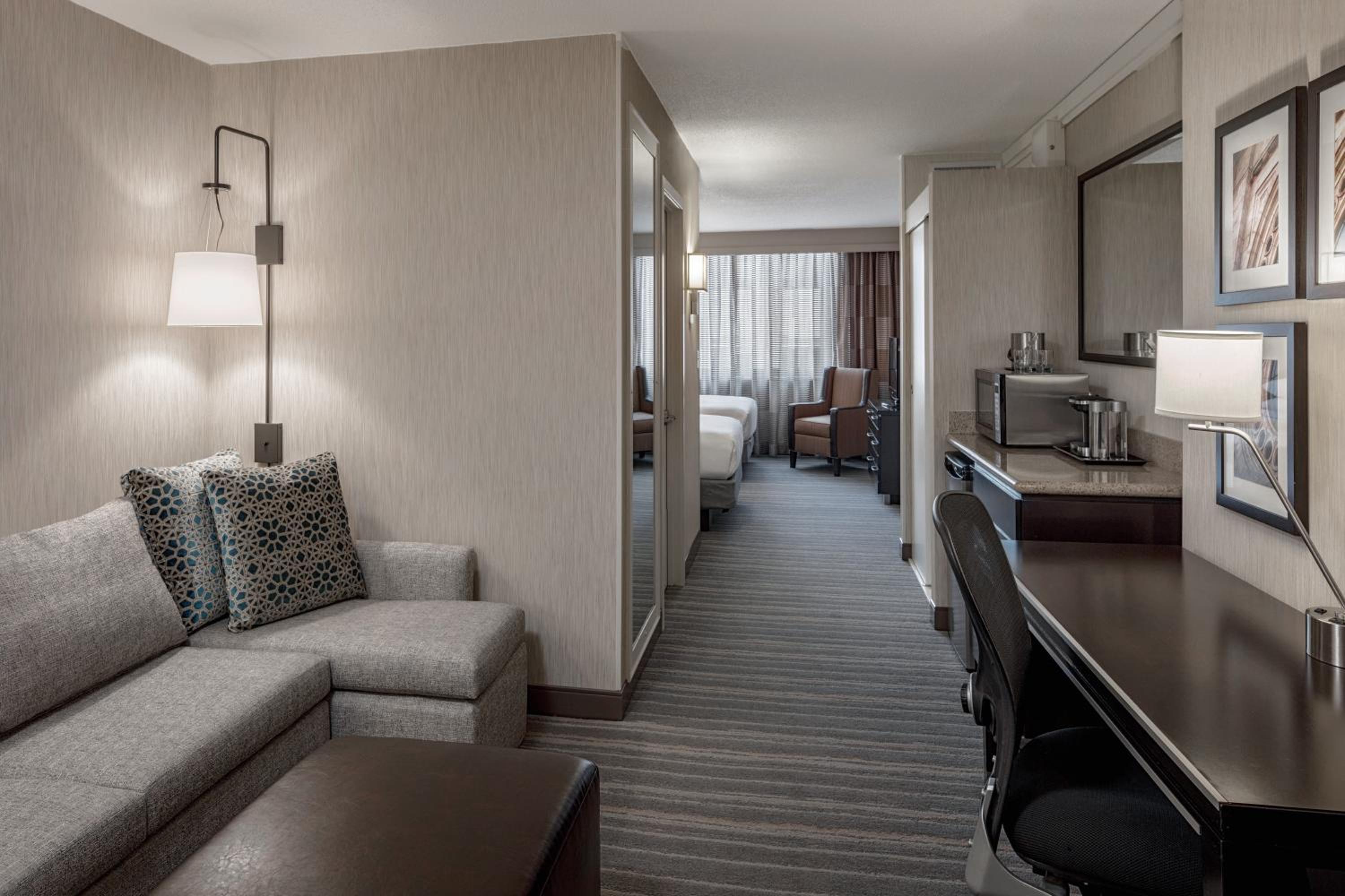 DoubleTree Suites by Hilton Minneapolis Downtown 2