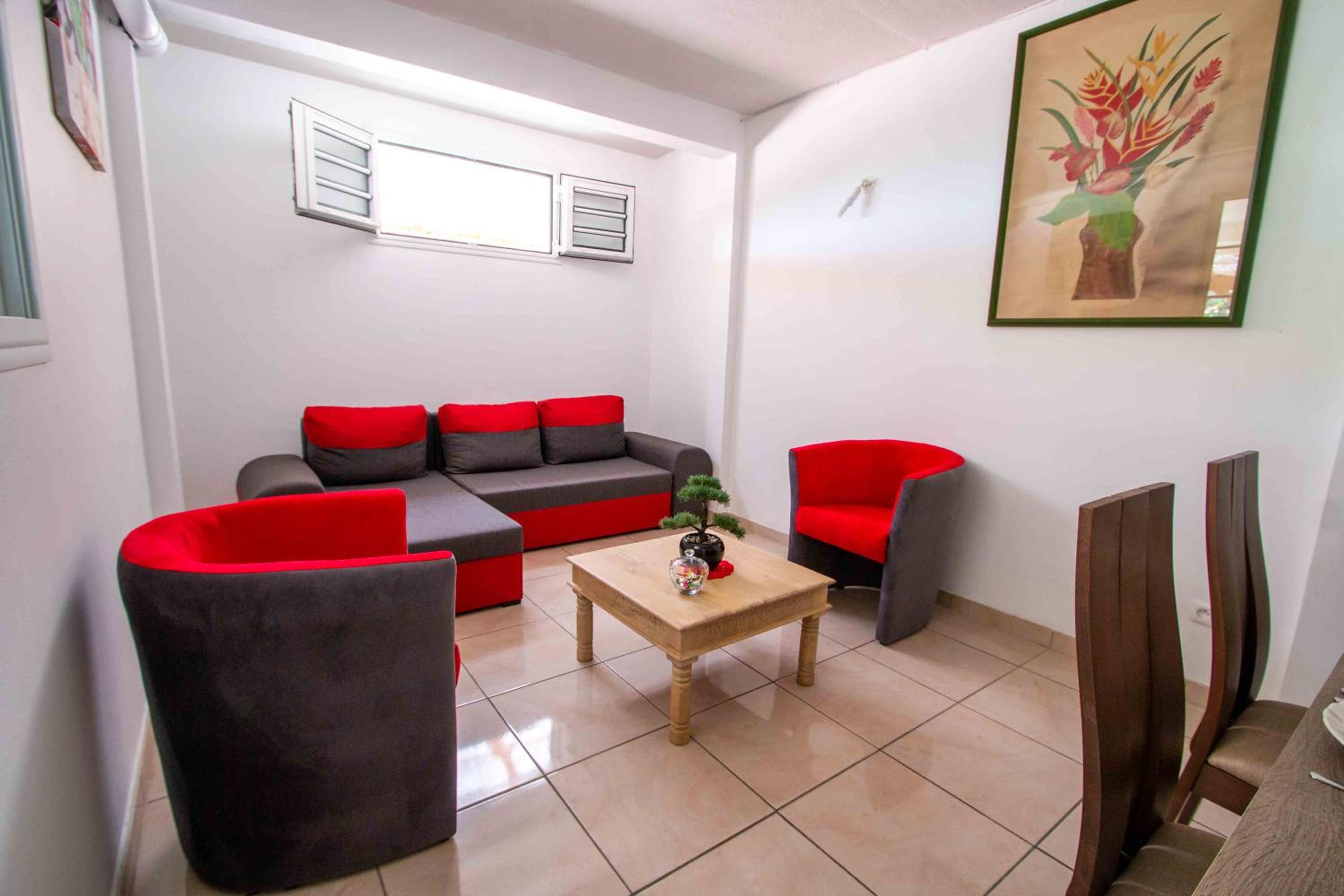 Bel appartement T3 - Hauteurs de Sainte Marie view 3