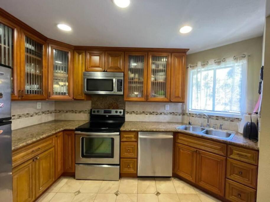 Spacious 2 bedroom 2 bath condo in the heart of Silicon Valley view 4