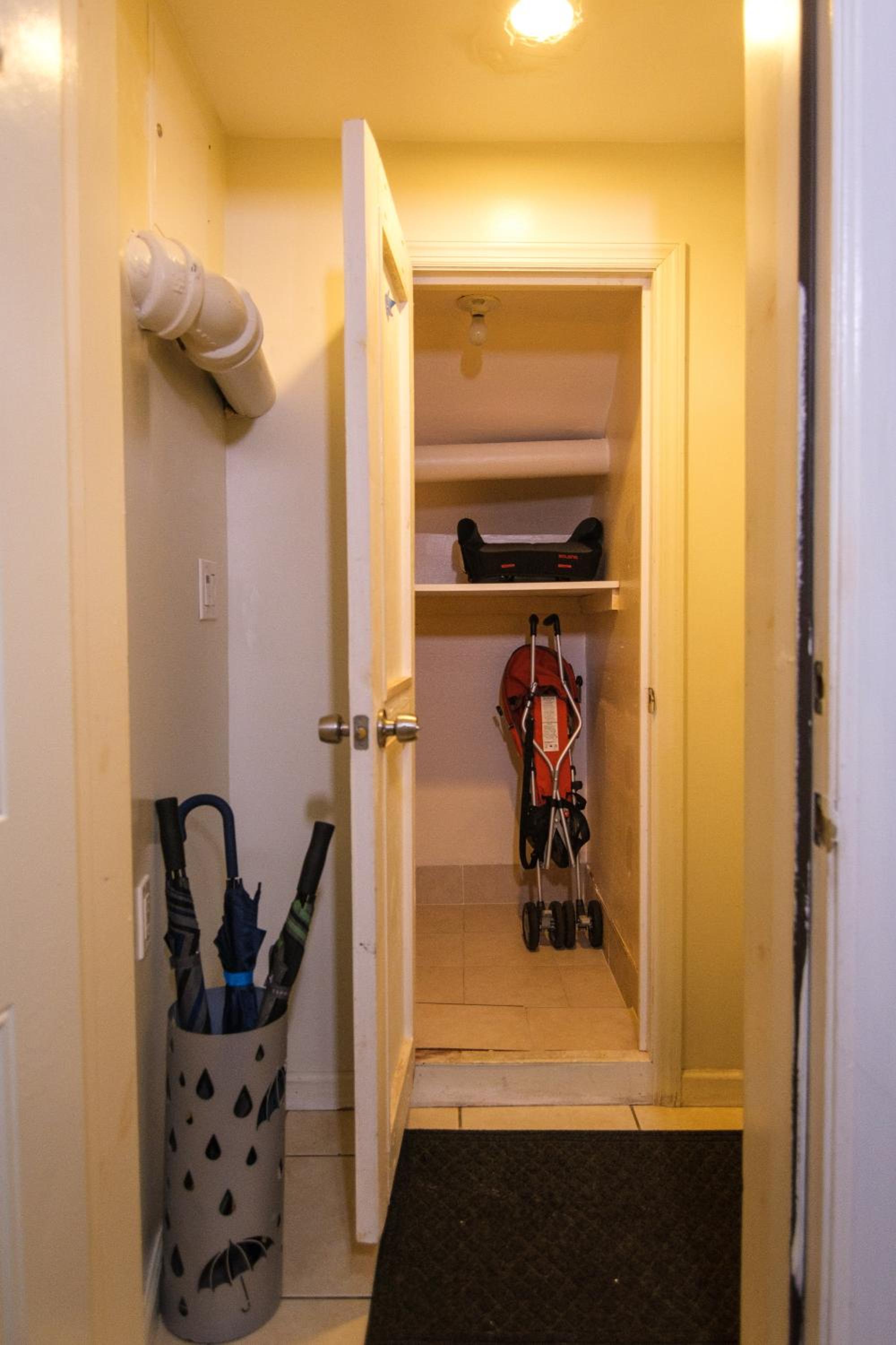 Elegant 2 Bedroom Suite w Modern Amenities view 5