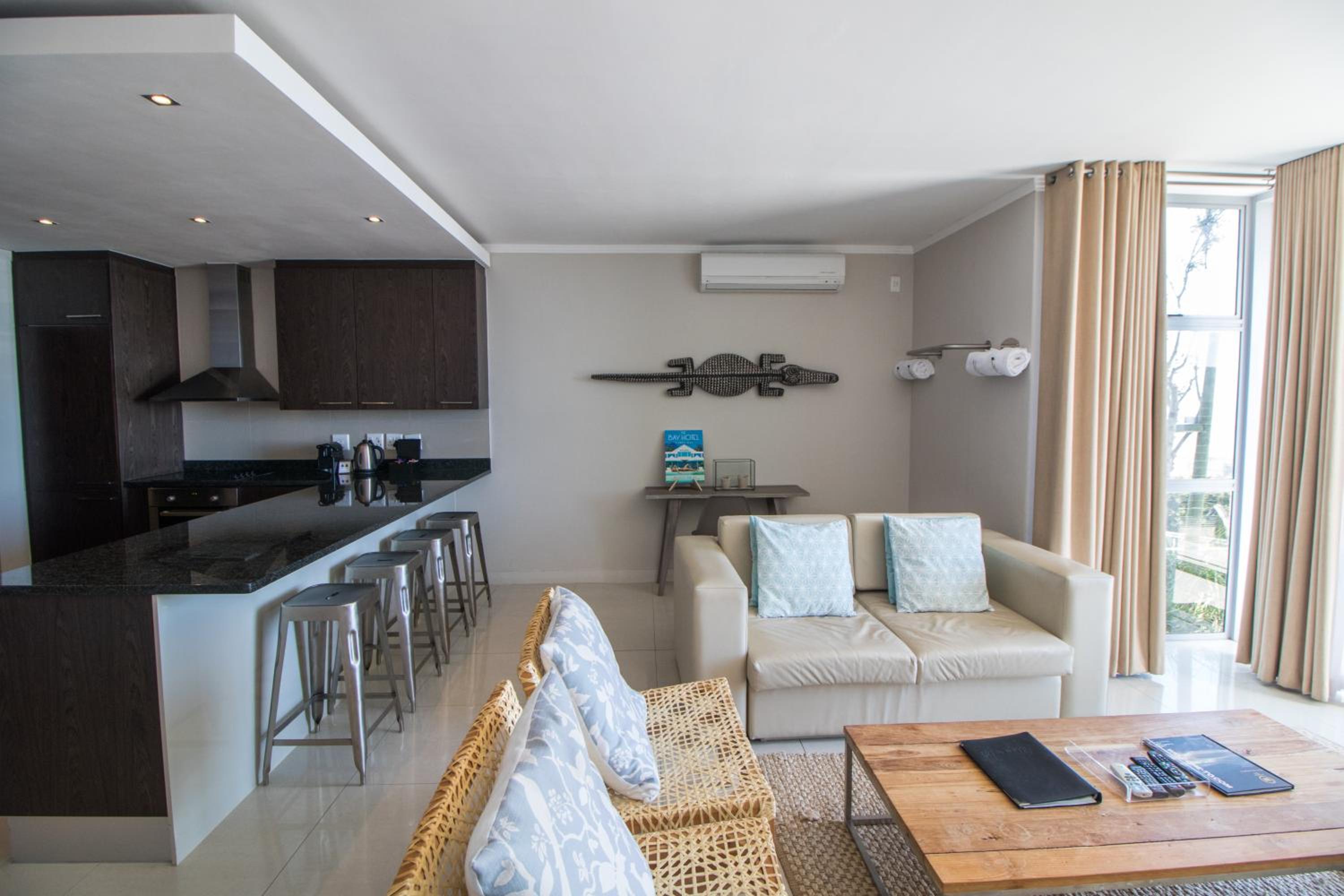 Camps Bay One Bedroom apartment - The Crystal view 3
