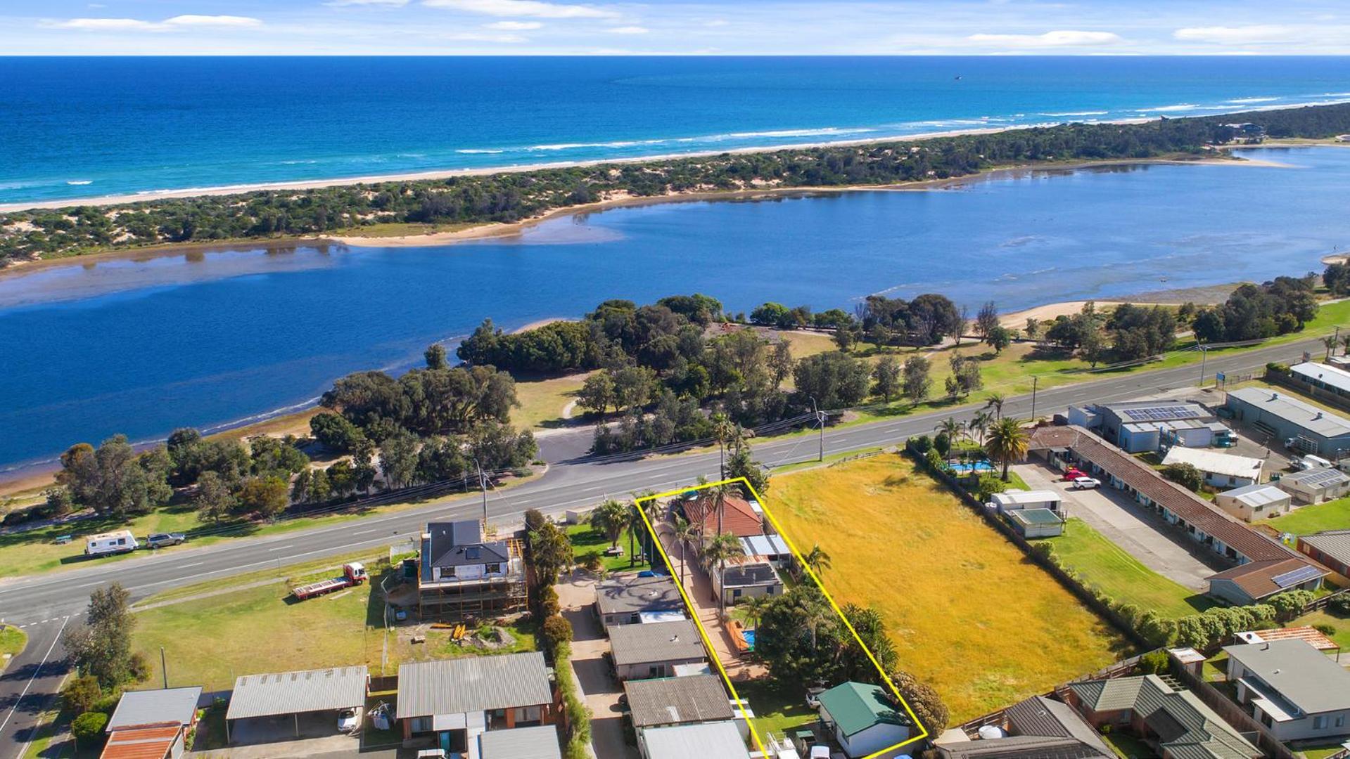 The Beaches on Lakes House - Central Coastal Stay