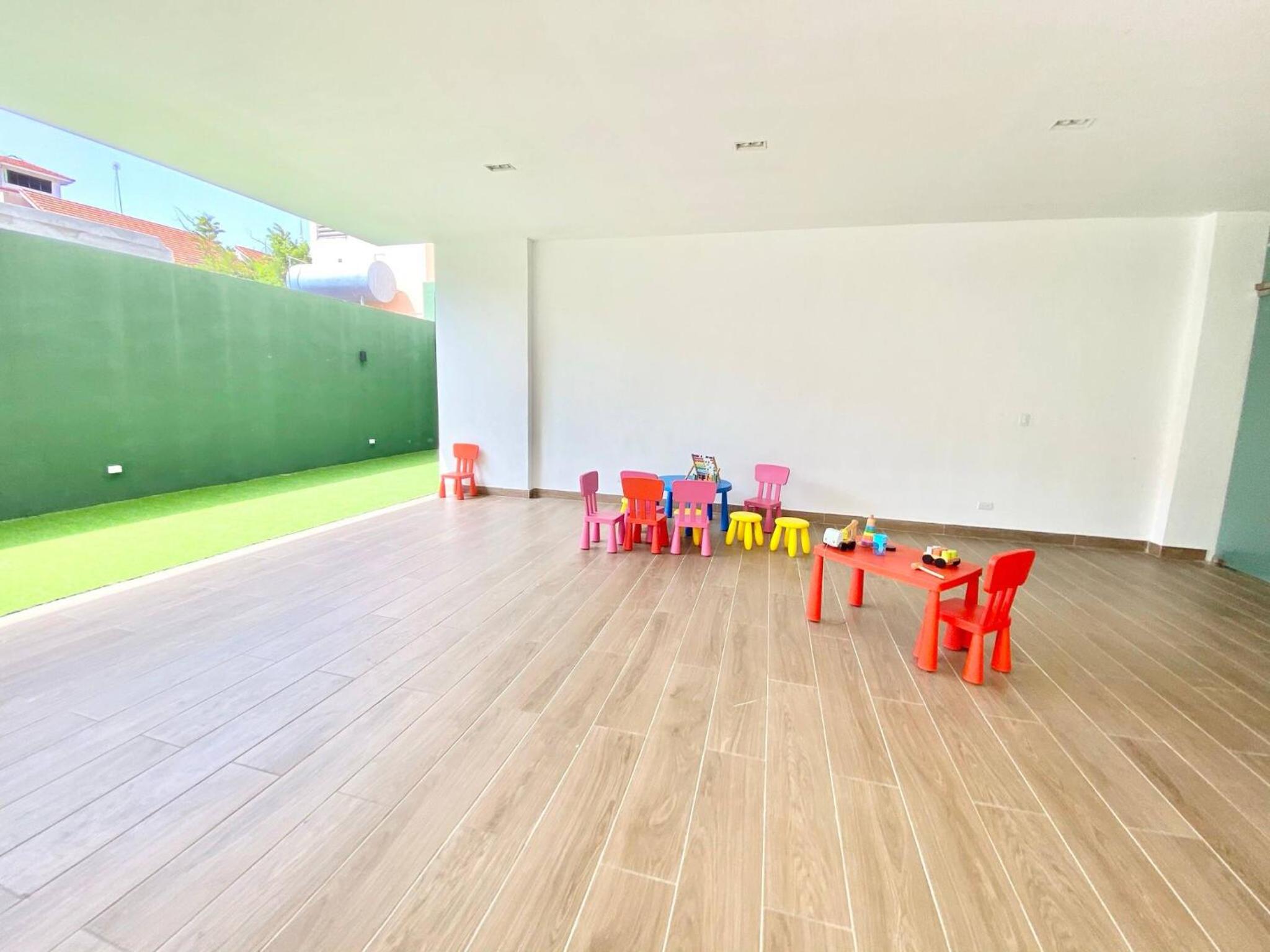 luxury 1br , Pool, Gym, Close Agora Mall view 4