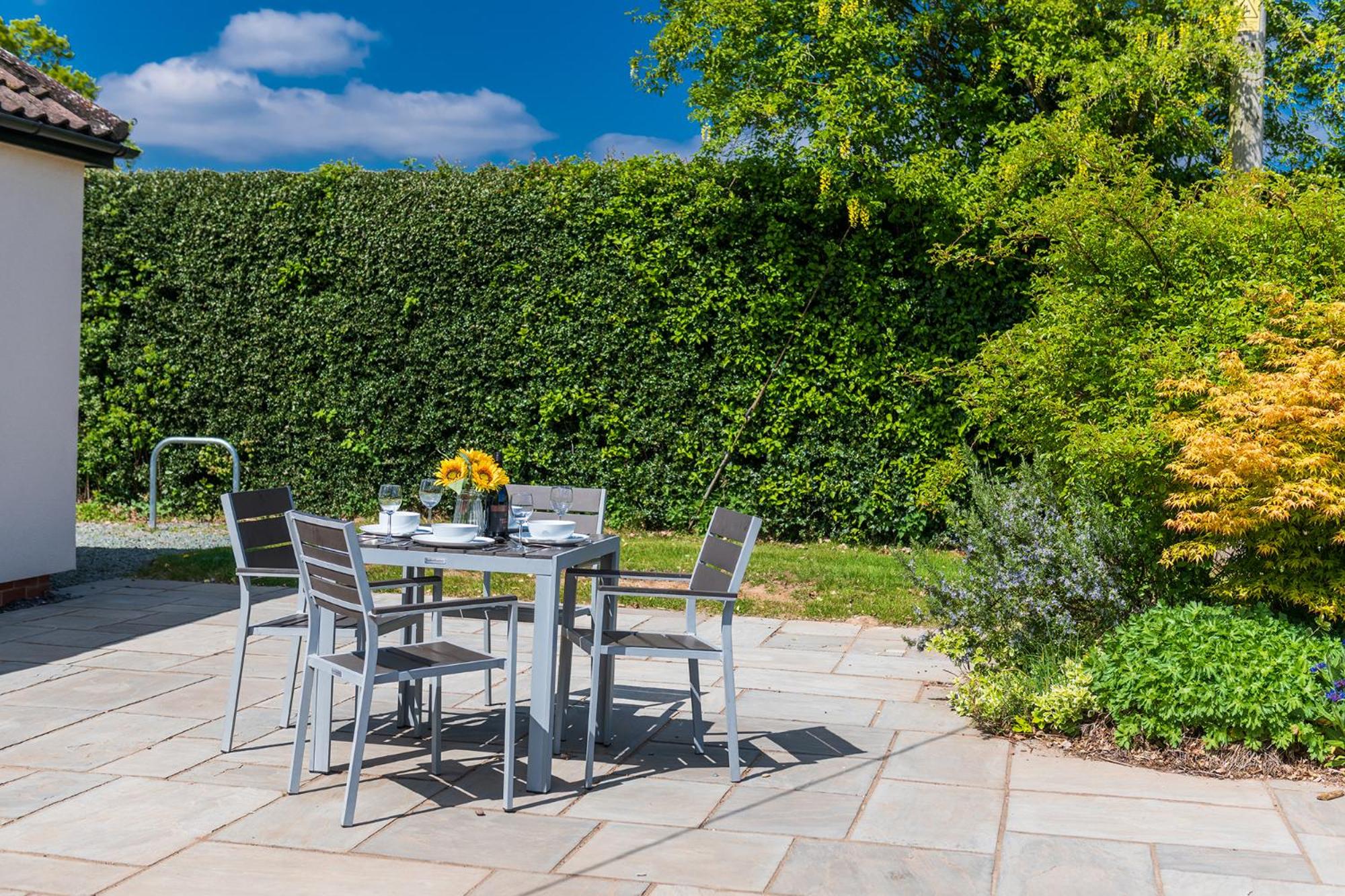 Chase Lodge, Kenilworth, Family Sized Cottage With free Wifi view 4