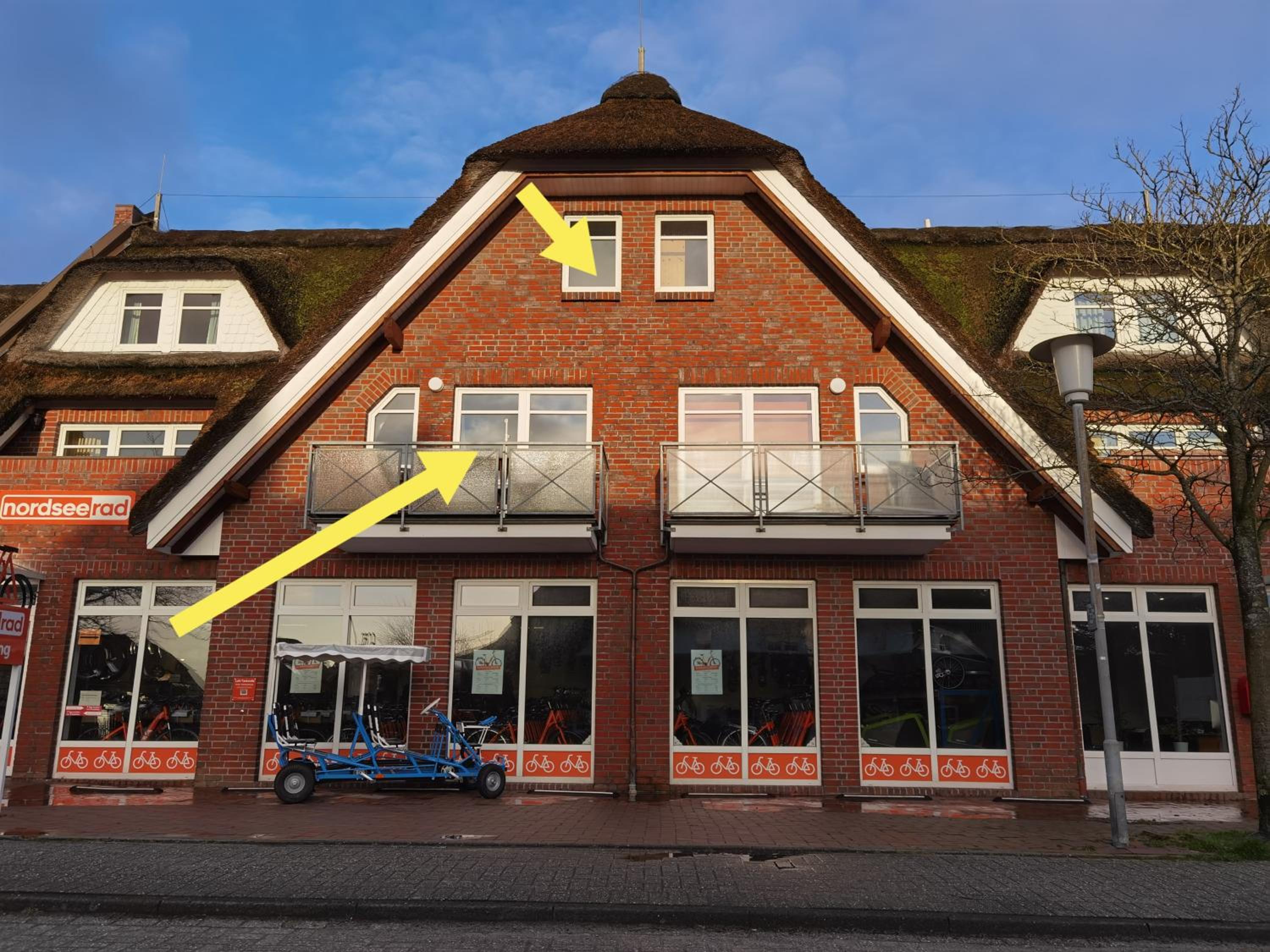 Schaake Hooksiel - Charmante Reetdachwohnung & Kostenfreier Parkplatz