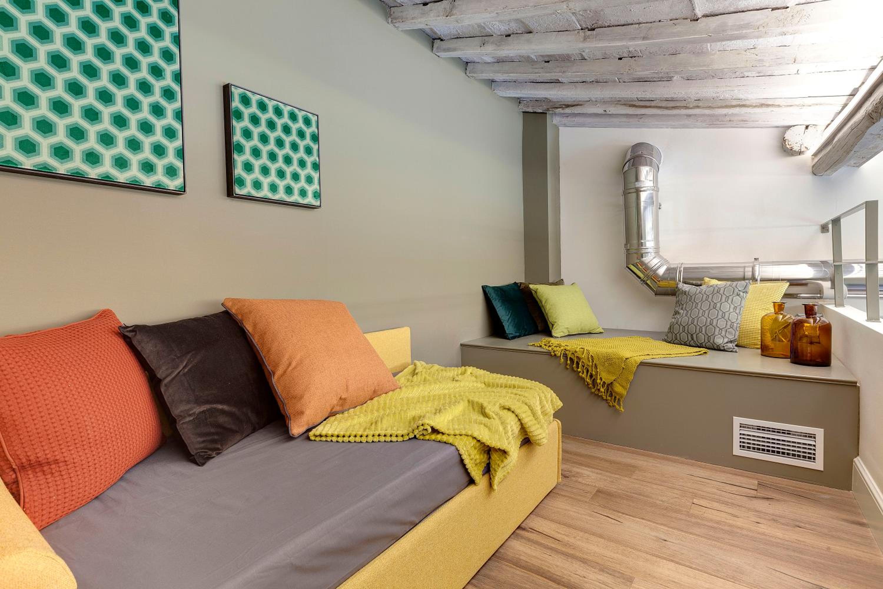 Turandot Apartment by Mamo Florence