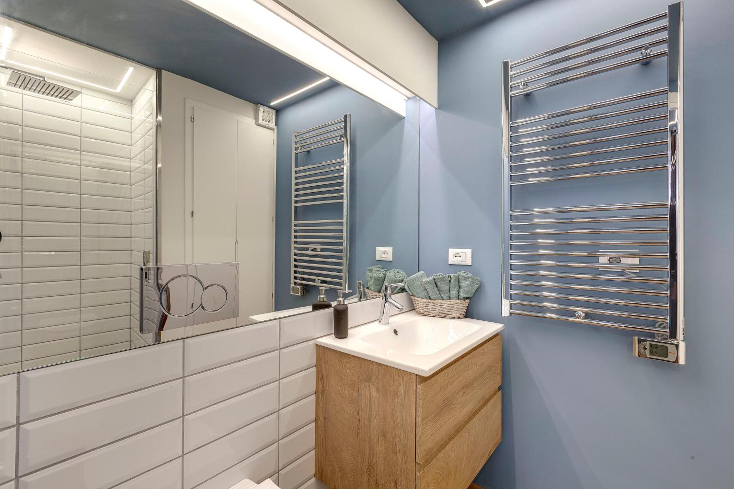 Turandot Apartment by Mamo Florence