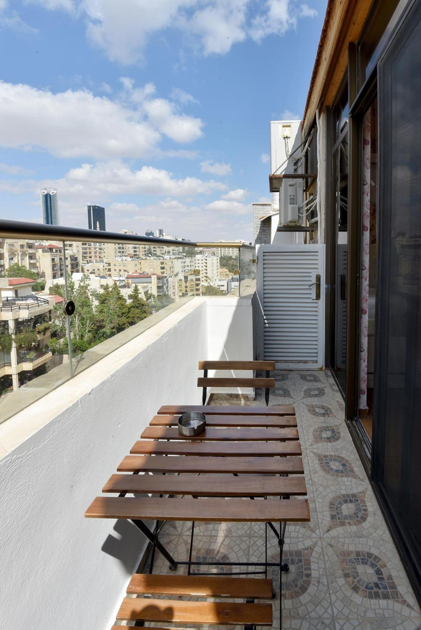 Janty Apartments
