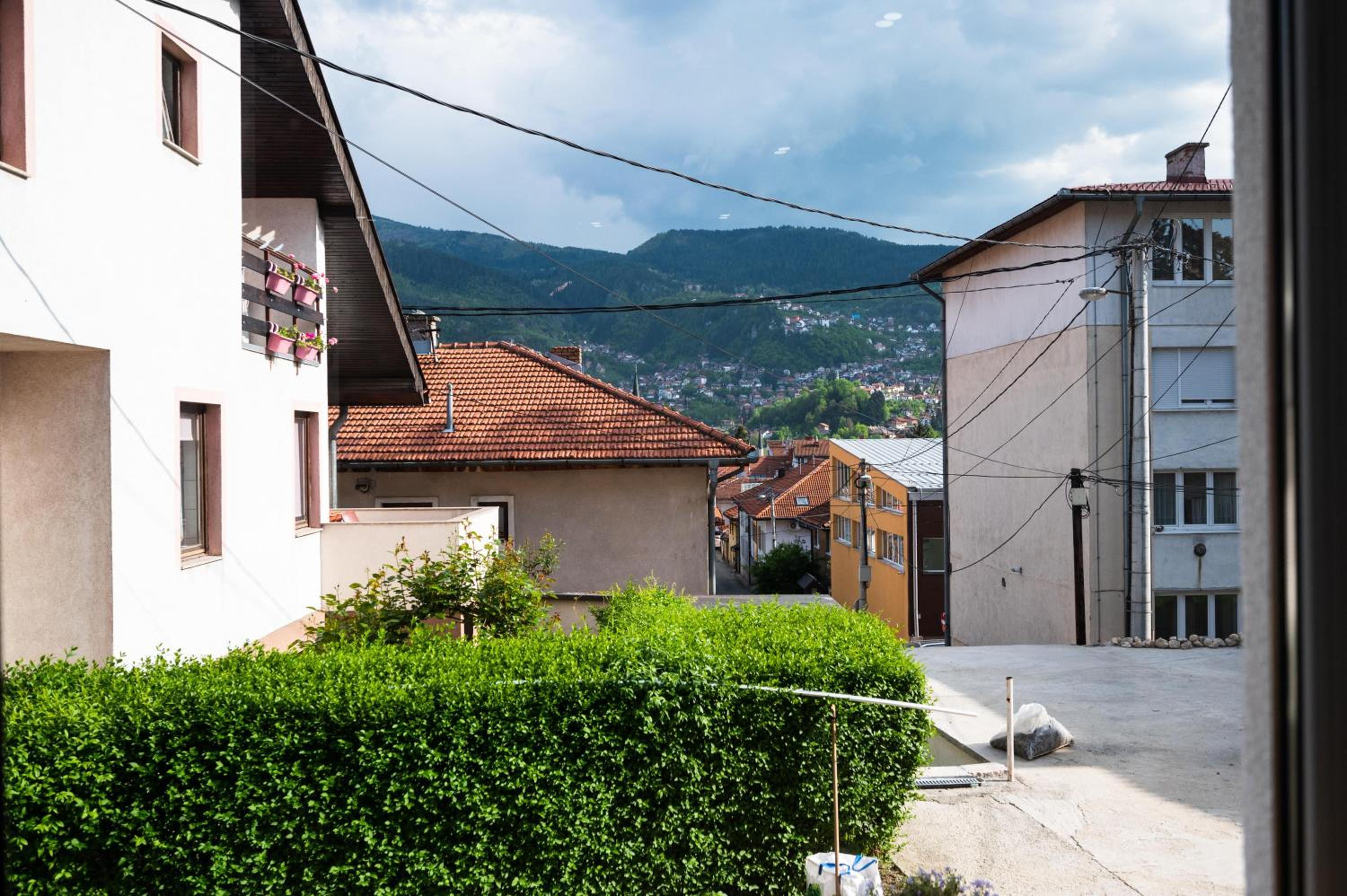 Spacious and Bright 2BDR Apartment in the Old Town view 3