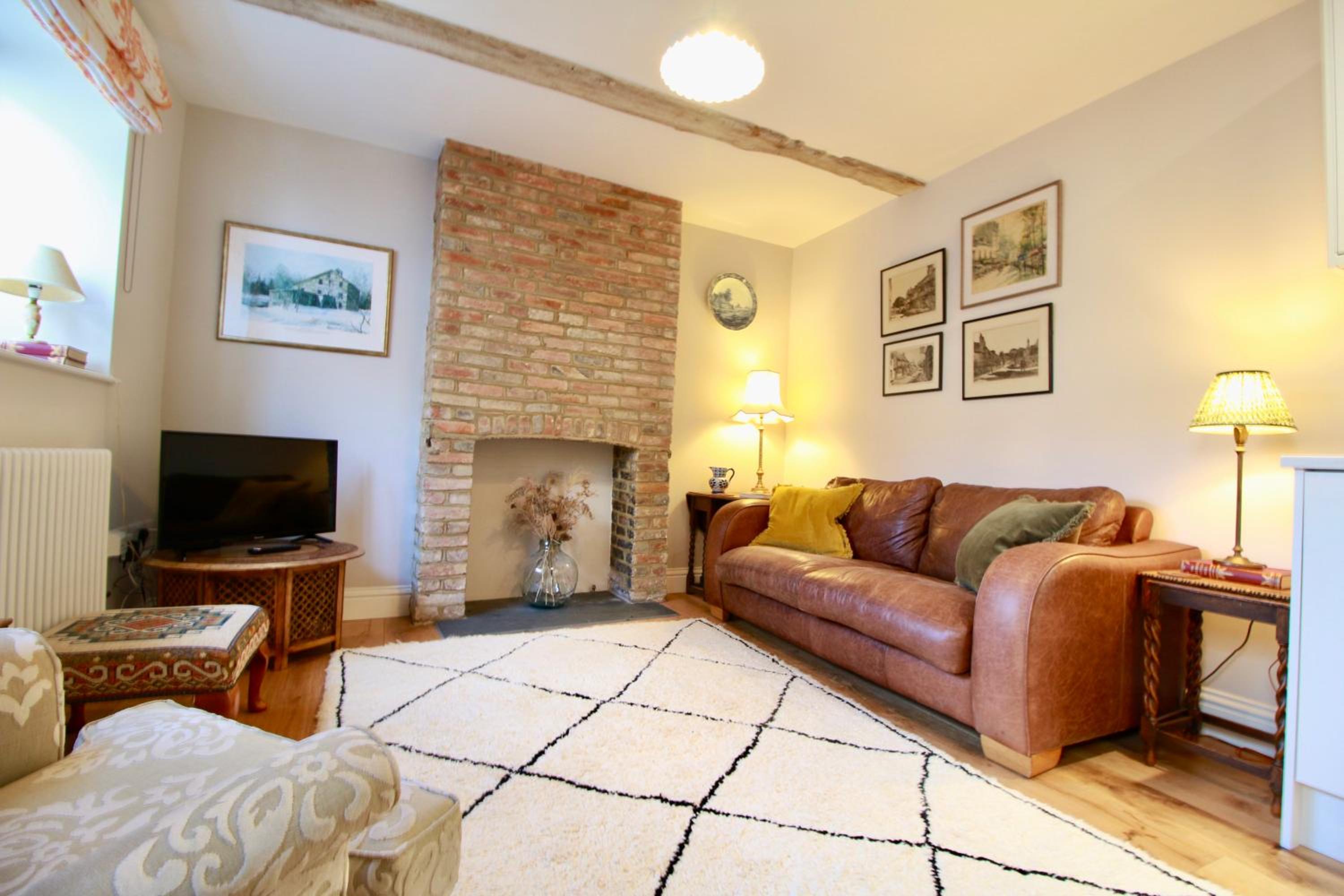 14th century Rose cottage, Centre of Alfriston By Air Premier view 5