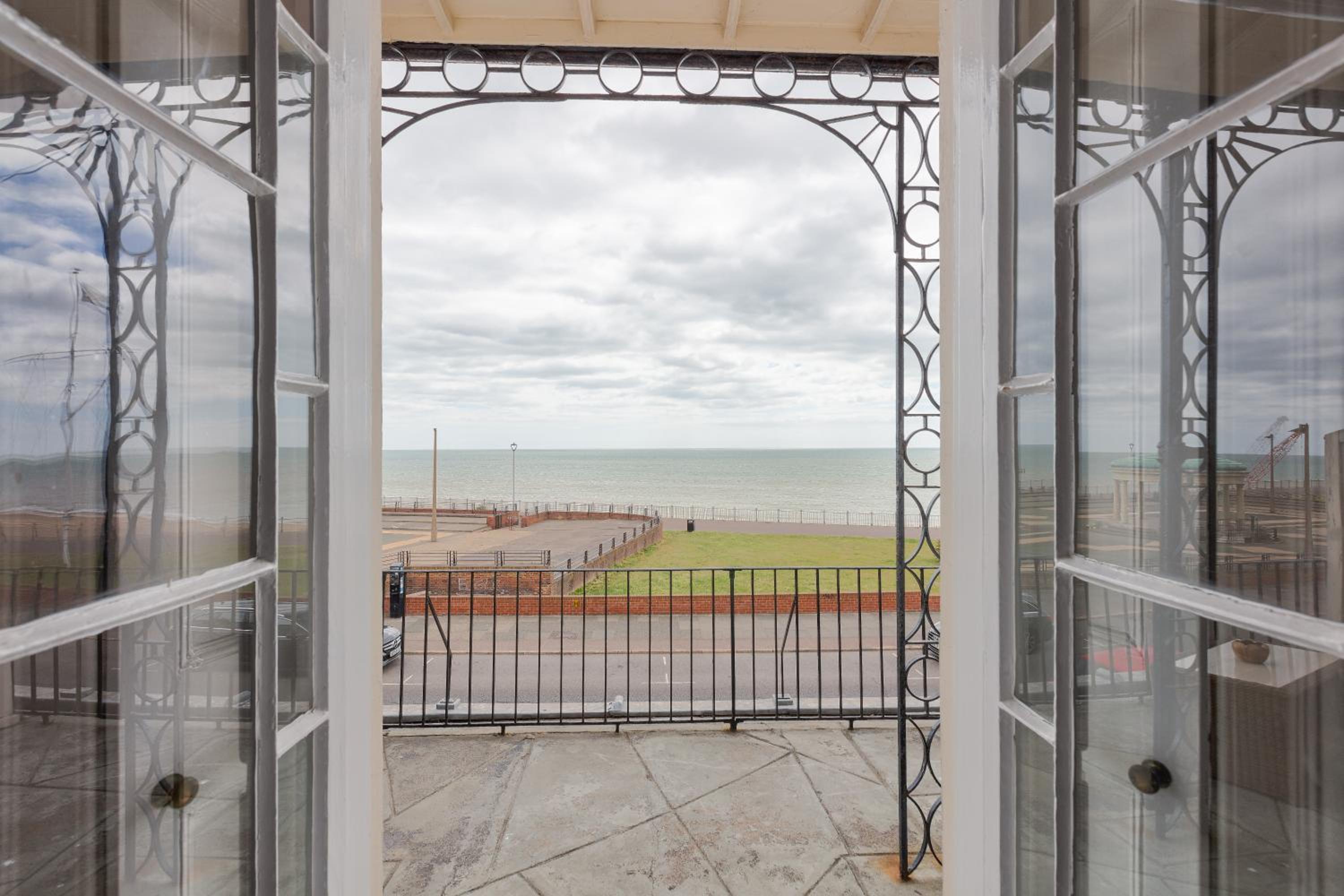 Ramsgate Vacations - Beach View: Stunning sea view  balcony apartment - Property Image 11