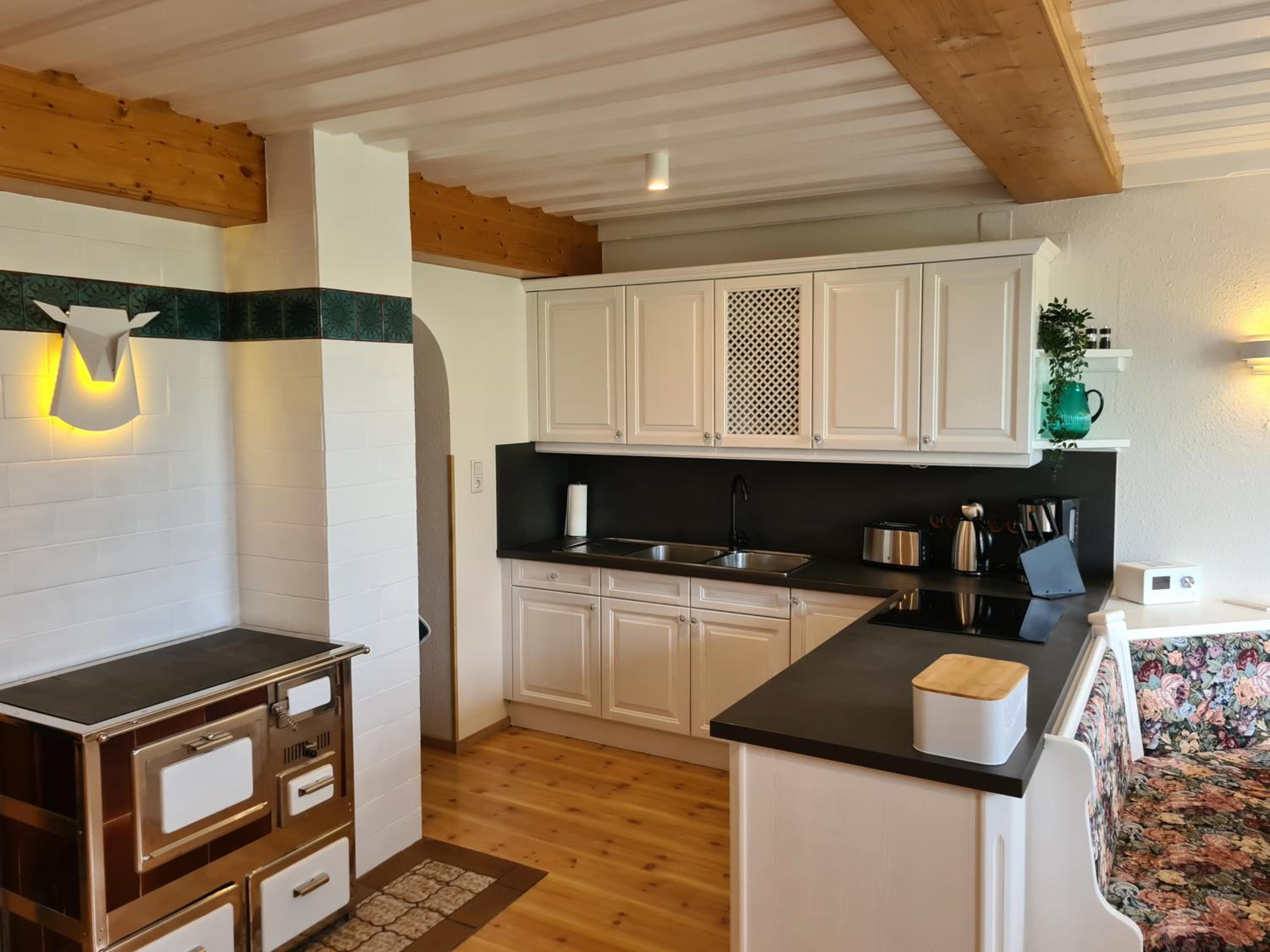 Jutta Deluxe Farmhouse view 4