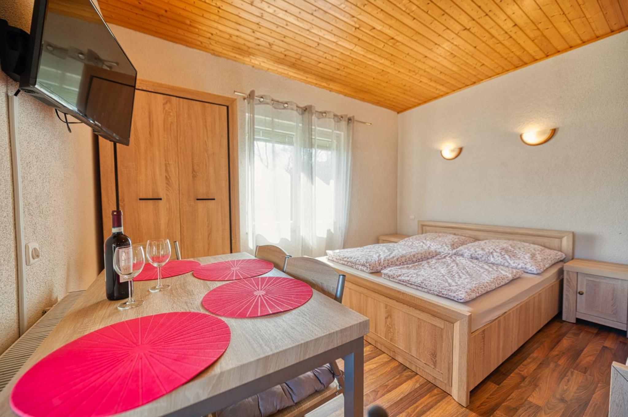 Photo 37