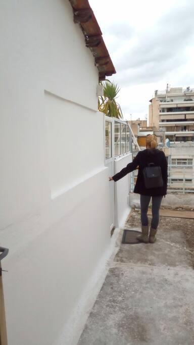 Athens 5th floor studio, huge balcony, view, near stores and park