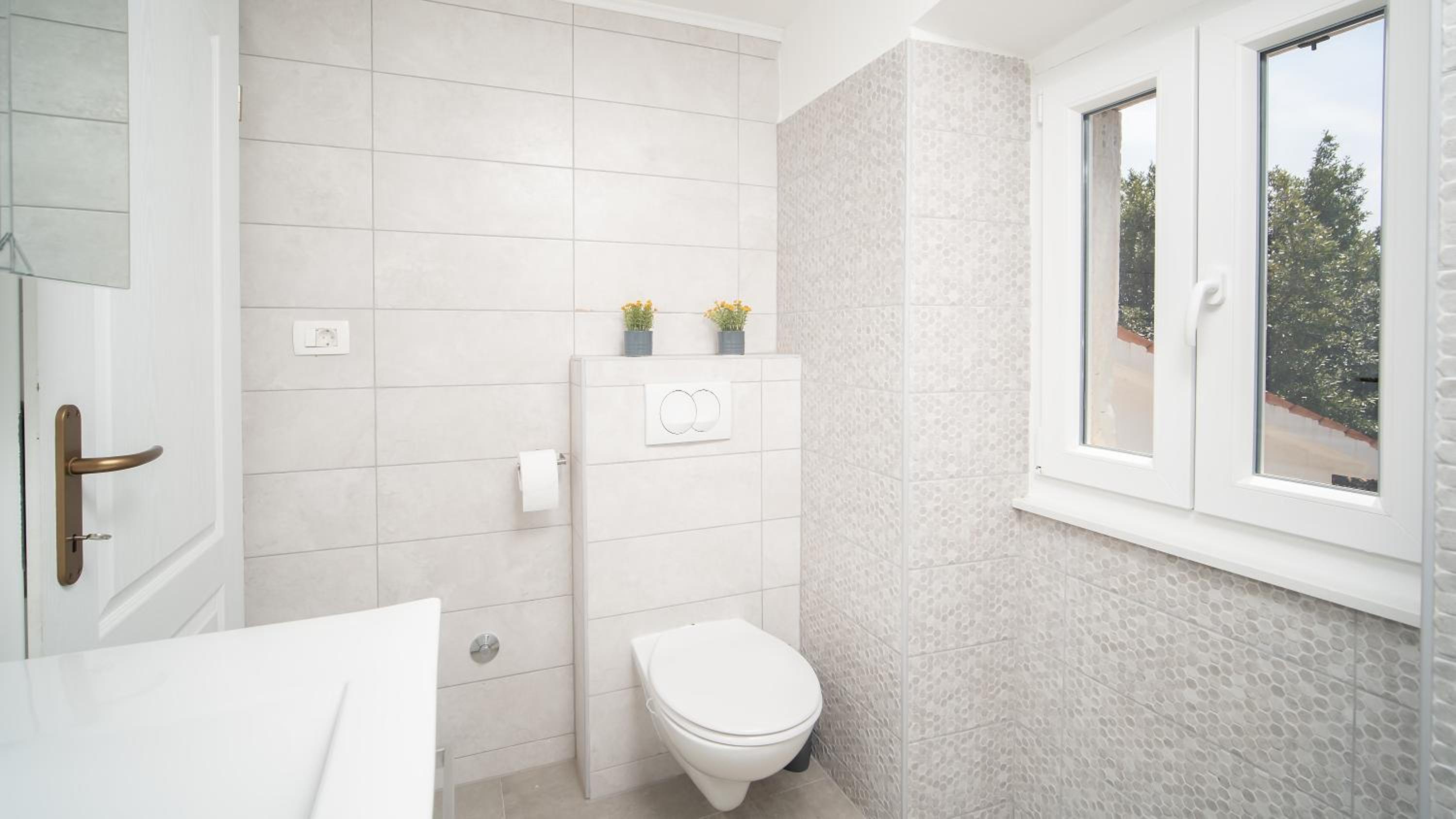 Casa Emiliana en Raša — bathroom