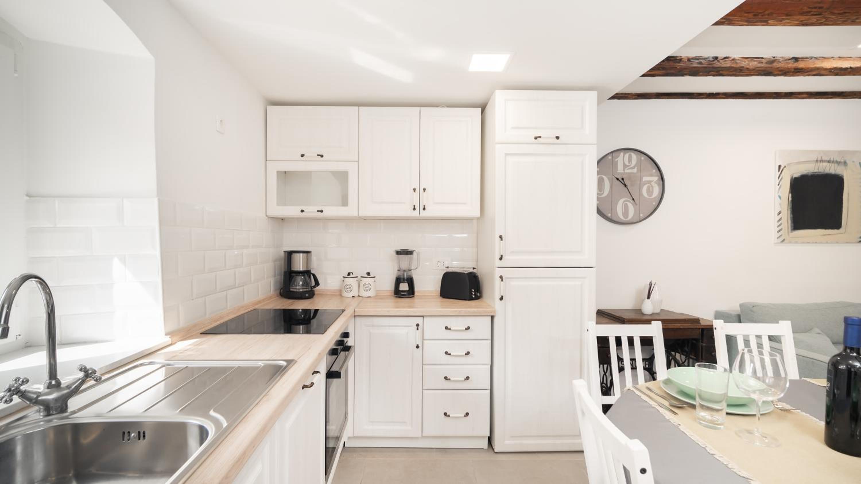Casa Emiliana en Raša — kitchen