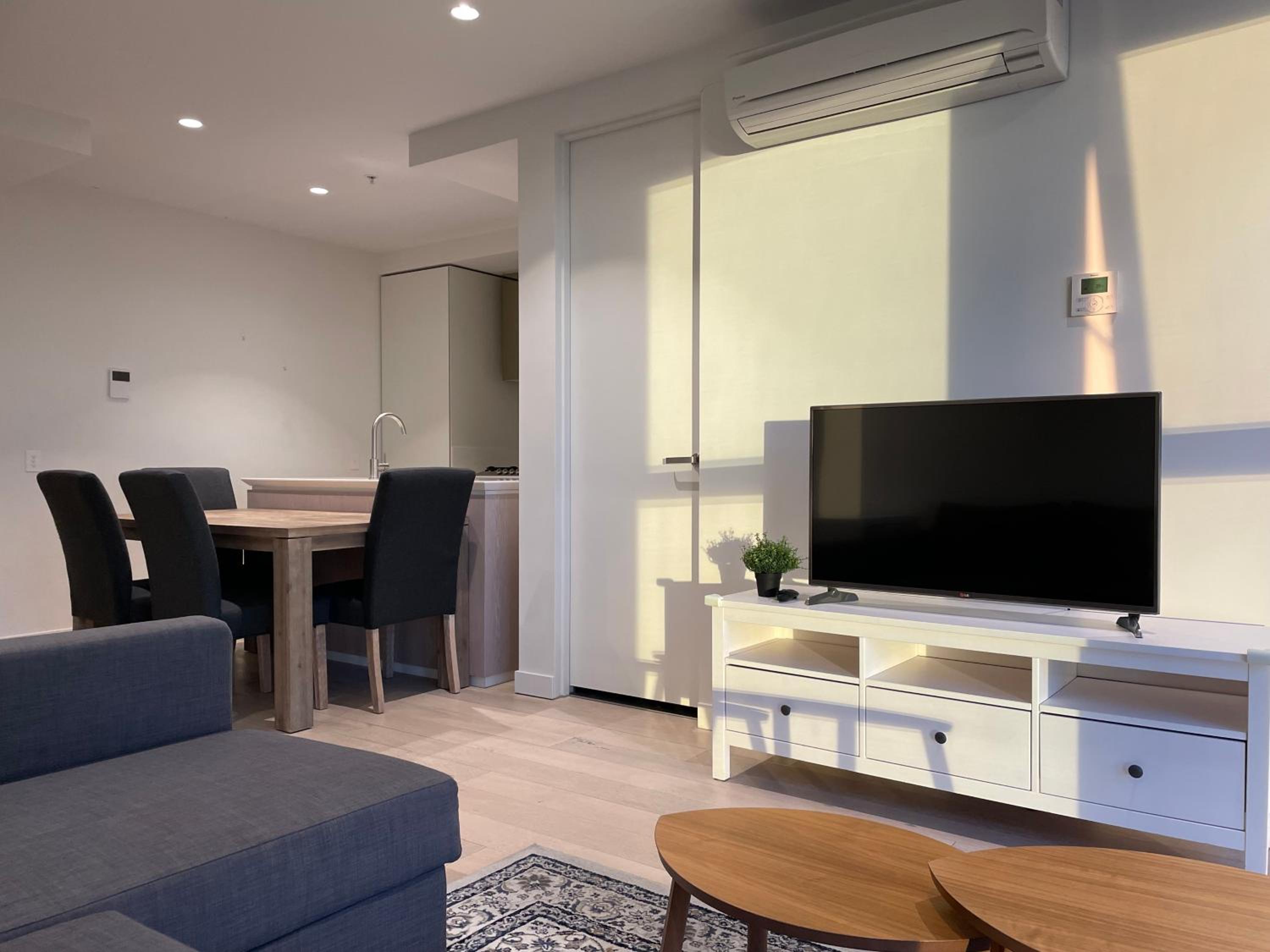 EQ Tower Modern Apartments Melbourne Central CBD