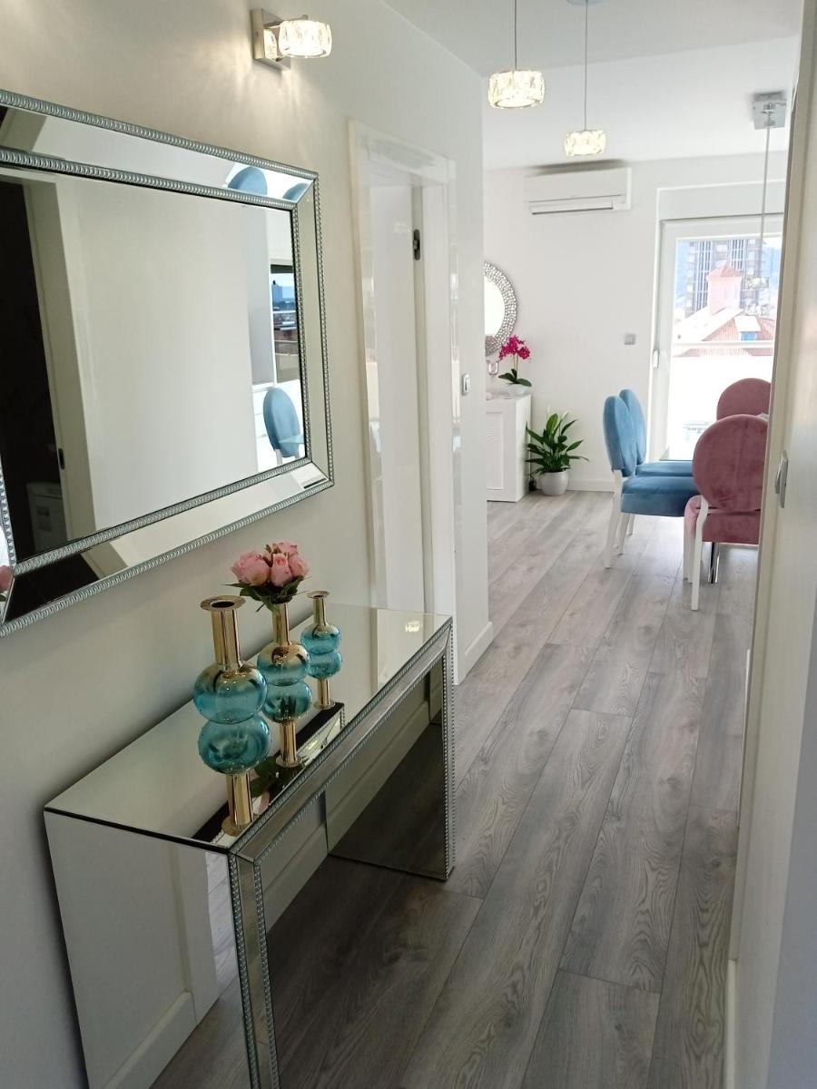 Downtown luxury apartment Emili view 4