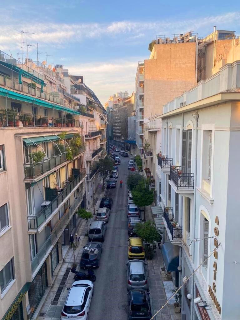 A Stroll to the Acropolis - By Athenian Homes