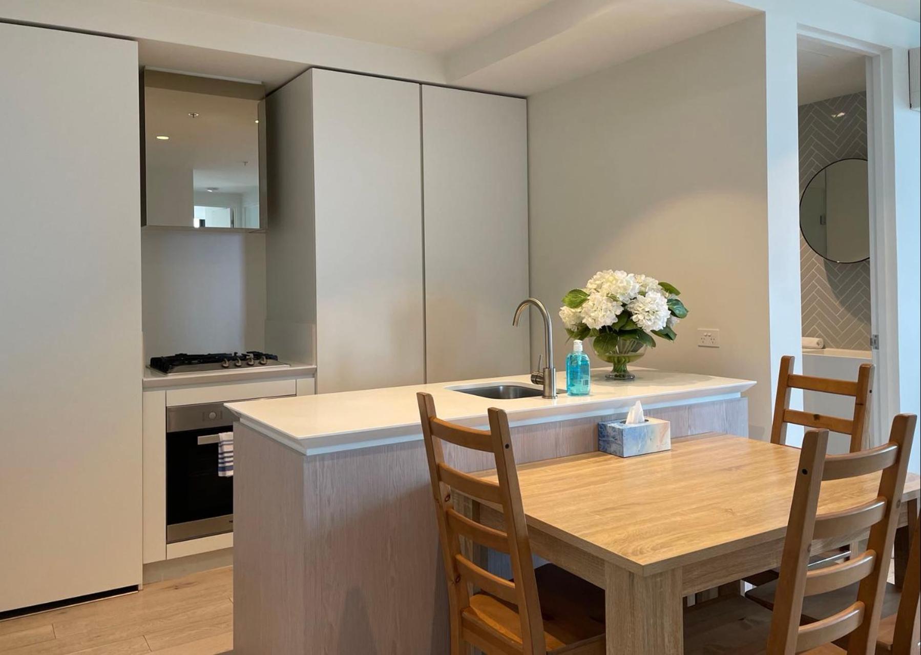 EQ Tower Modern Apartments Melbourne Central CBD