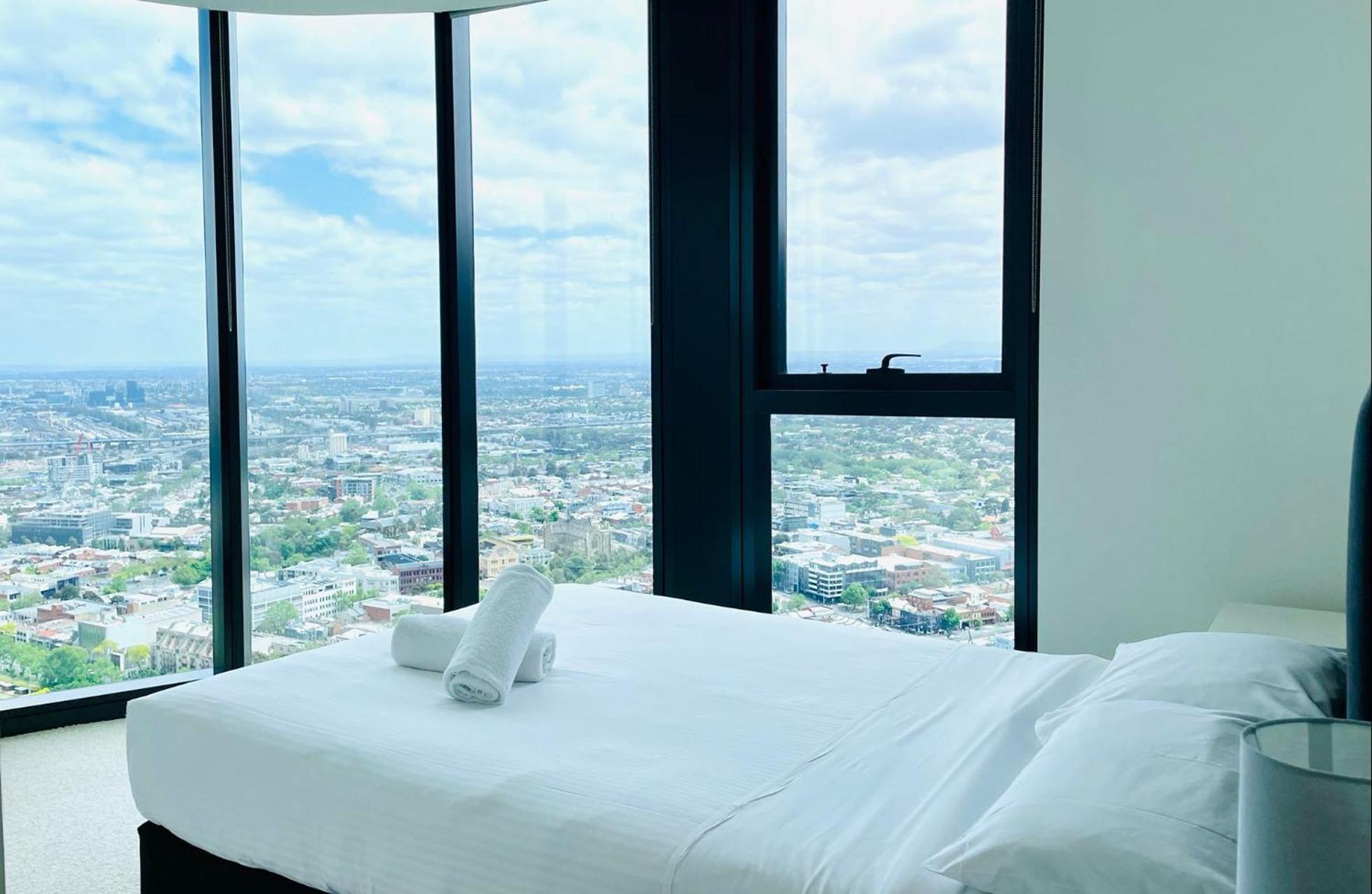 EQ Tower Modern Apartments Melbourne Central CBD