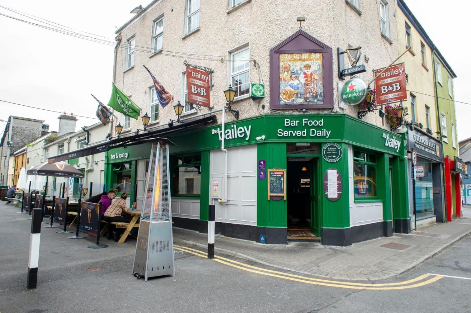 Athlone Vacations - The Bailey bar  lounge - Property Image 1