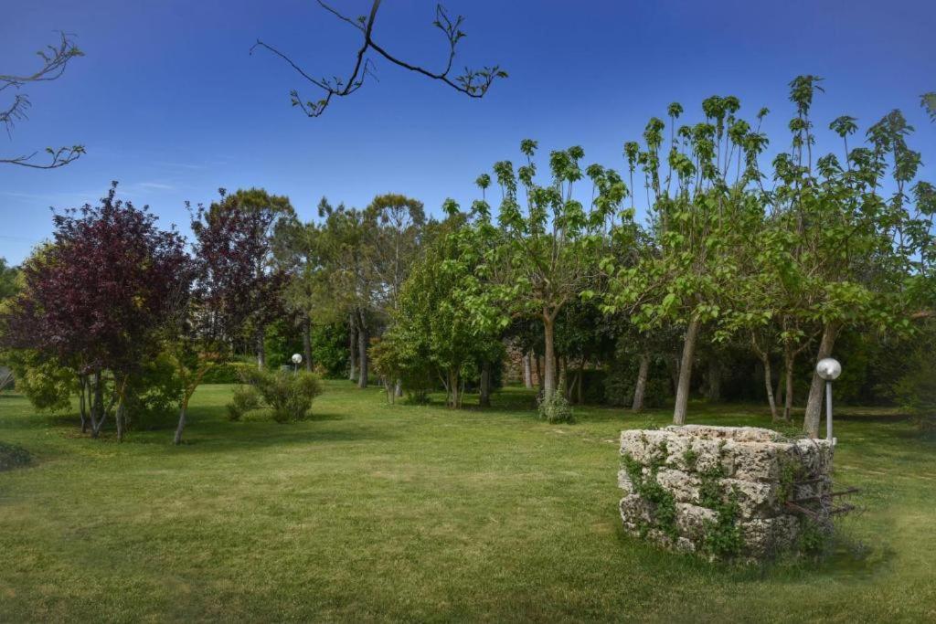 FATA BIANCA Salento - Giardino botanico con piscina