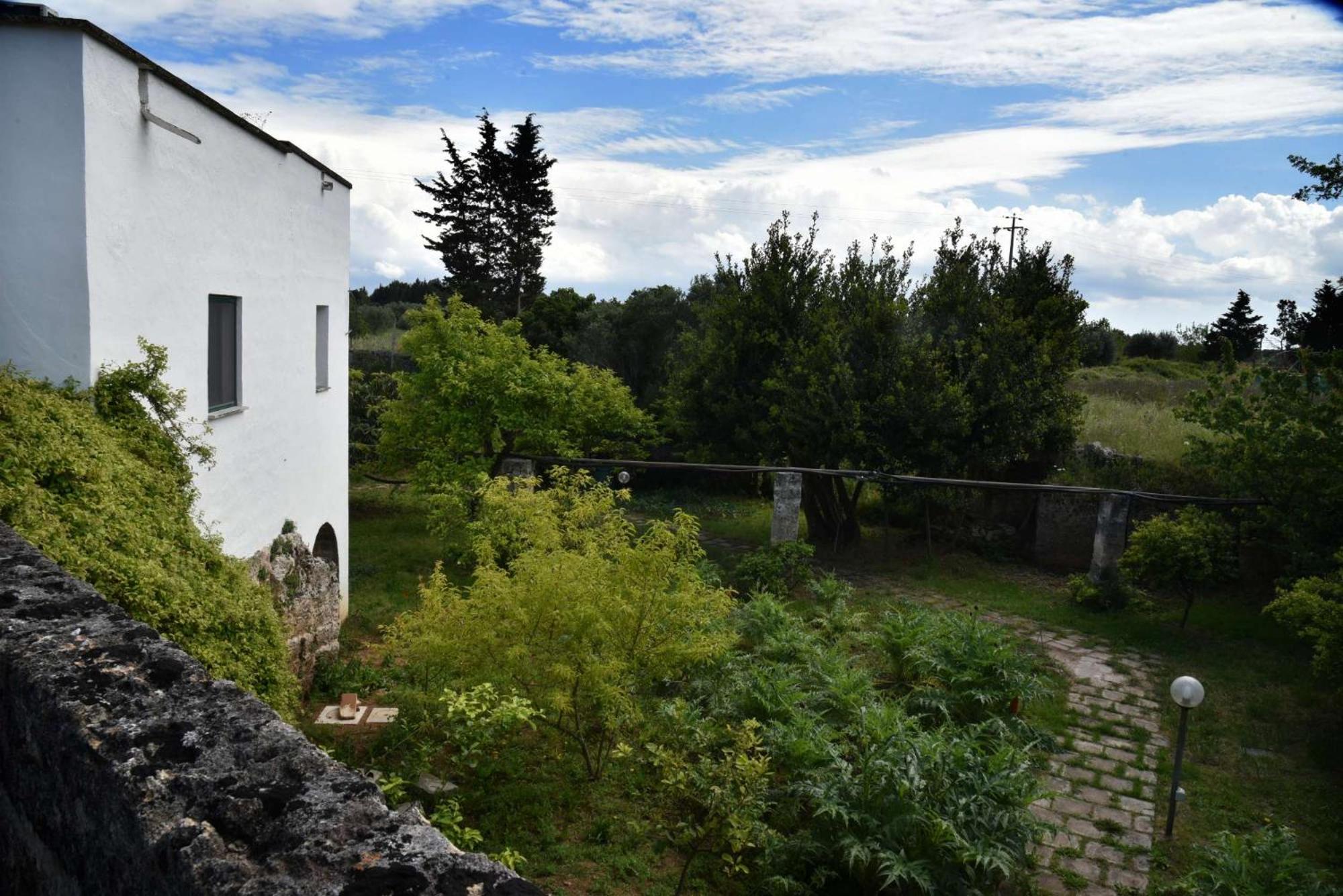 FATA BIANCA Salento - Giardino botanico con piscina