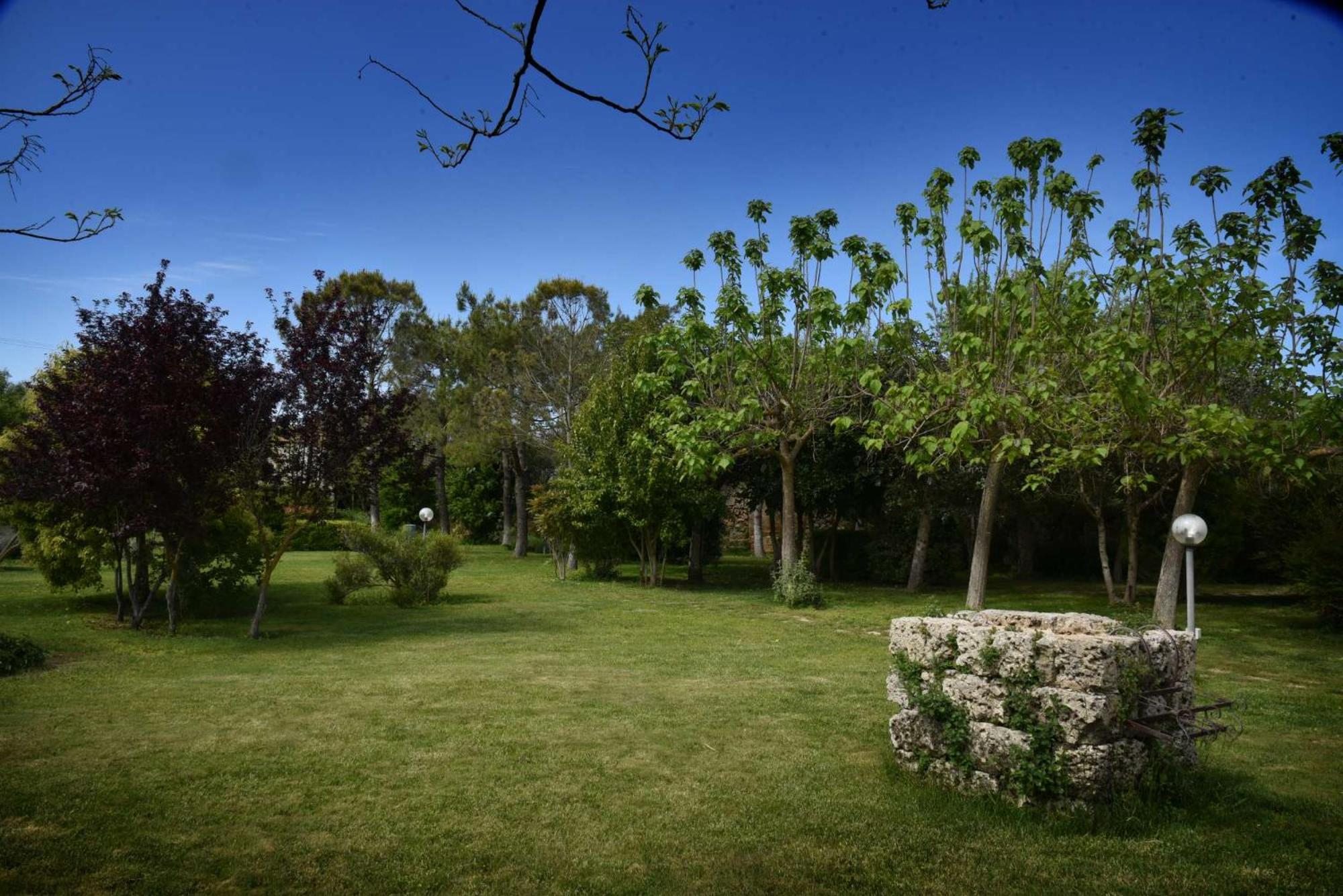 FATA BIANCA Salento - Giardino botanico con piscina