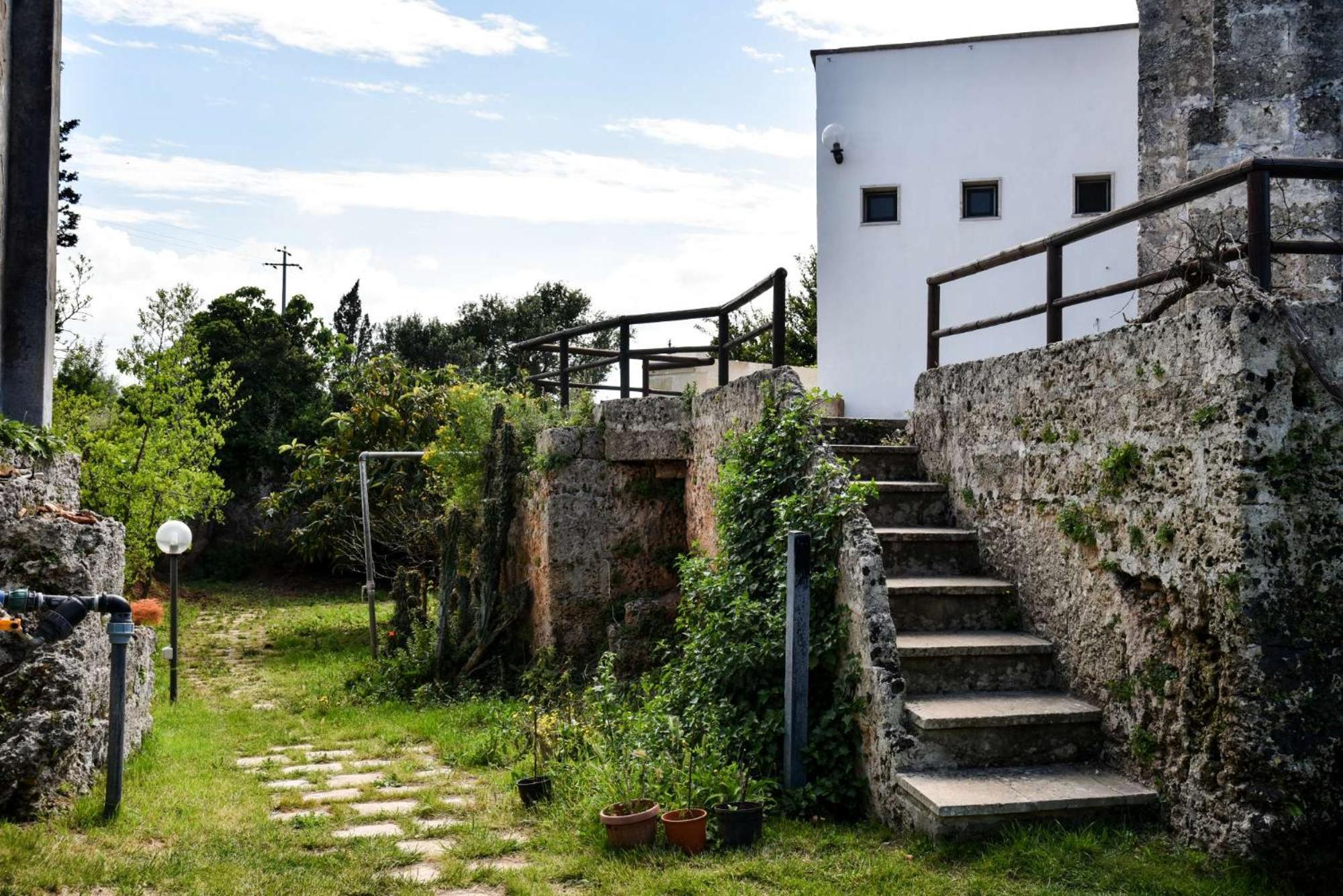 FATA BIANCA Salento - Giardino botanico con piscina