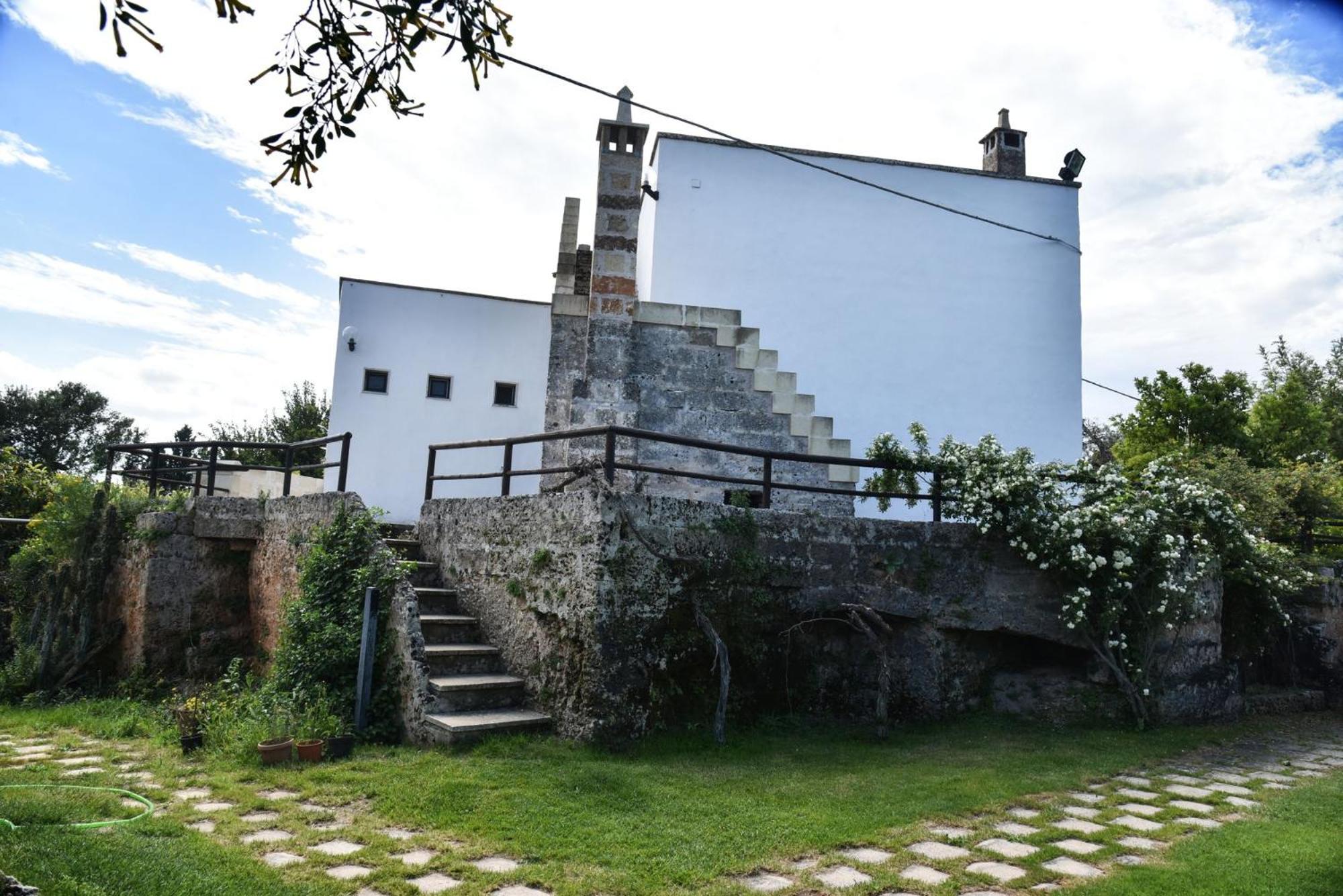 FATA BIANCA Salento - Giardino botanico con piscina