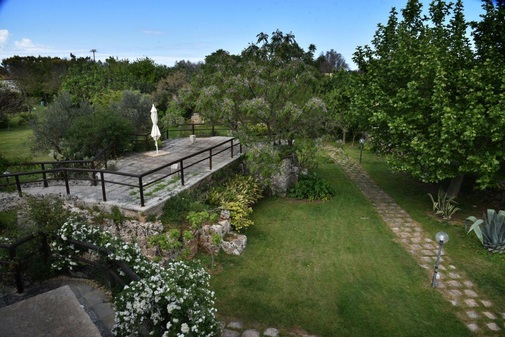 FATA BIANCA Salento - Giardino botanico con piscina
