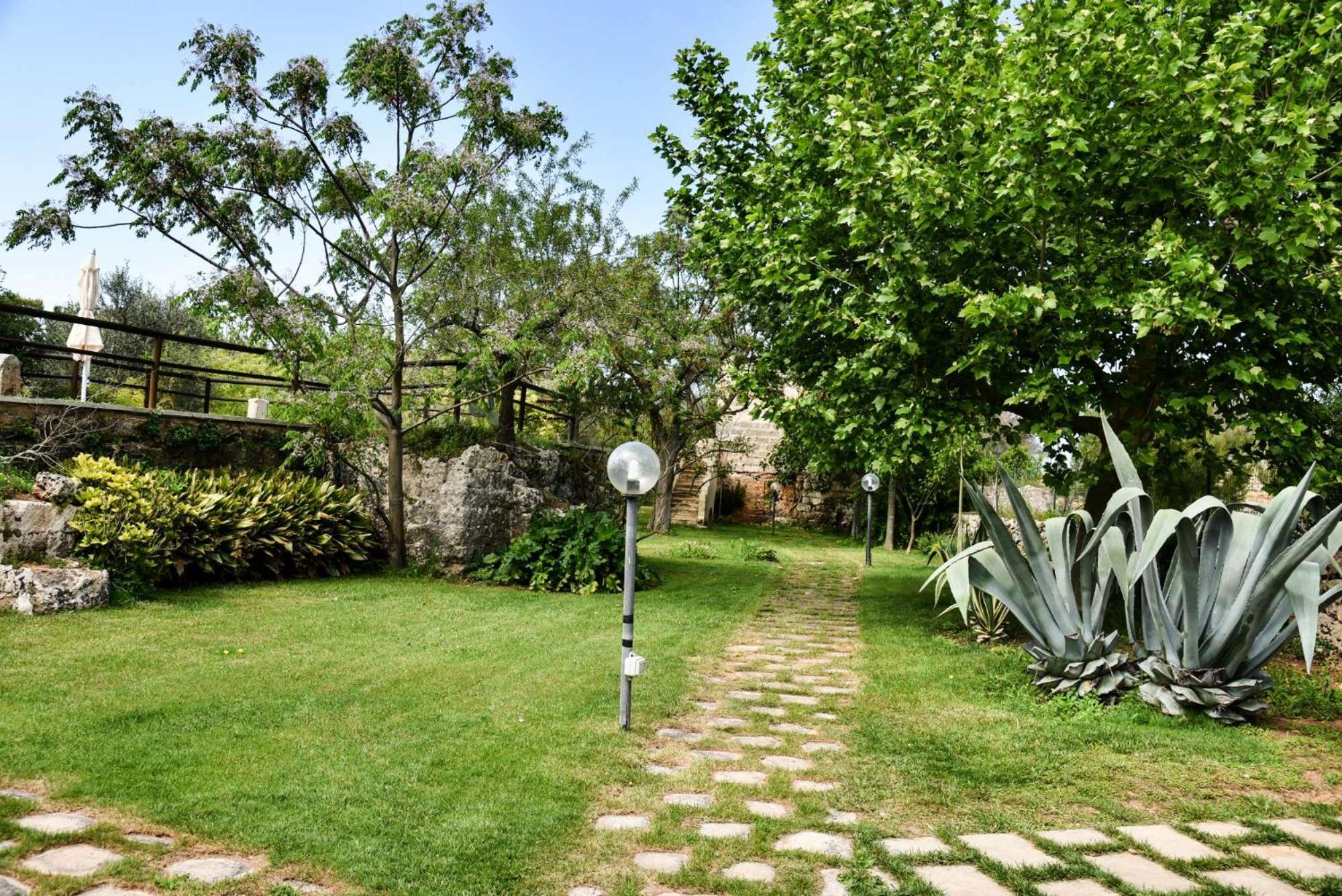 FATA BIANCA Salento - Giardino botanico con piscina
