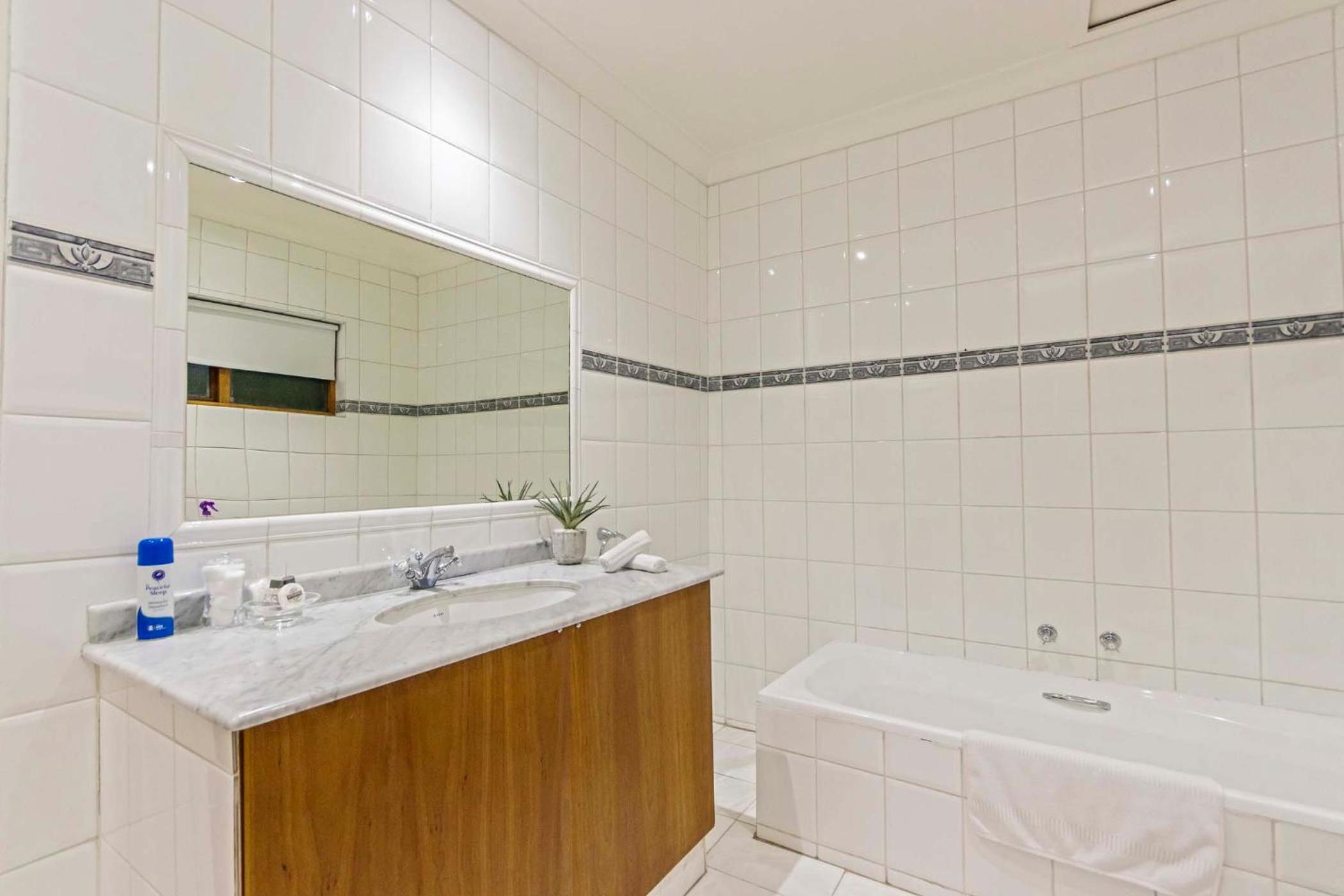 Dunton Guest House