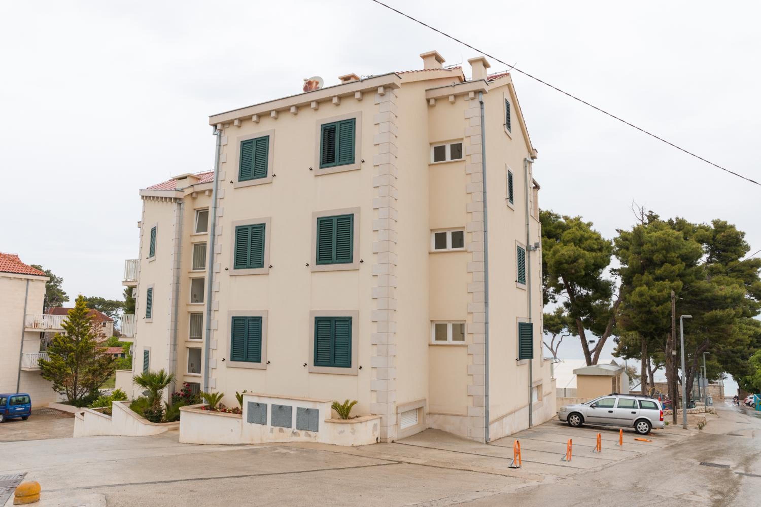 Apartments Barbara Sutivan view 2