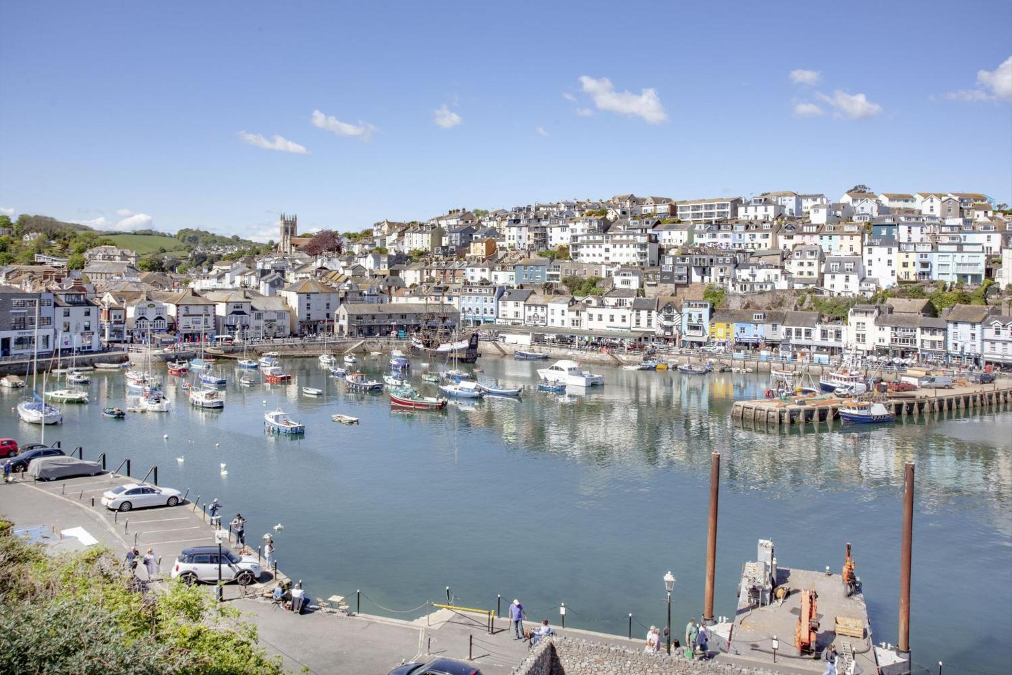 Kings Quay - Harbour Views, Wi-Fi, Parking view 2