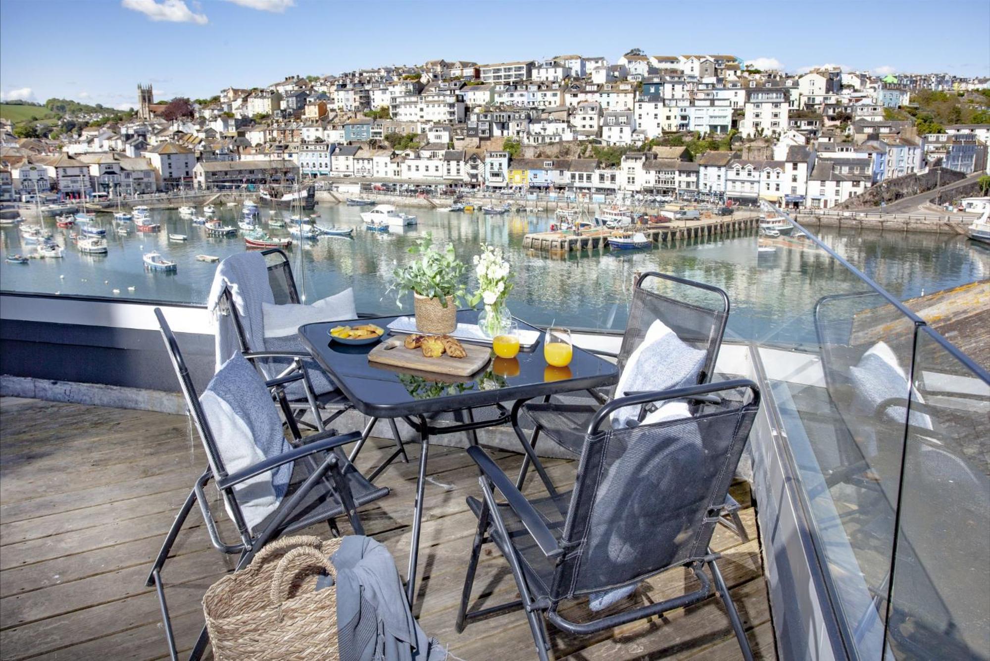 Kings Quay - Harbour Views, Wi-Fi, Parking view 5