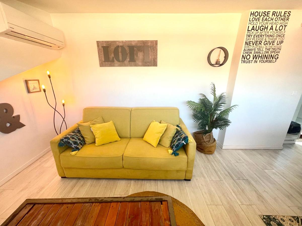 Homelivia, ATTIC ROOM -Mansardé sous les toits de Nice photo 4