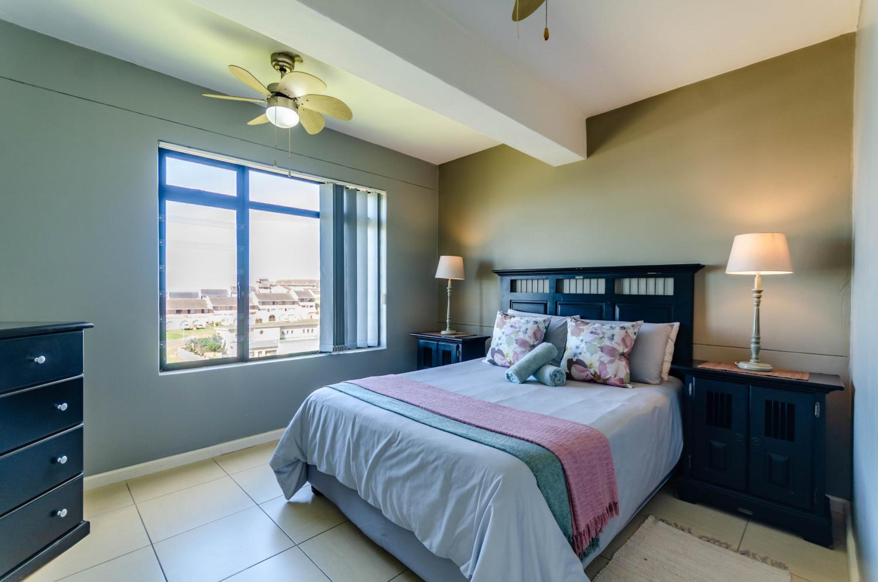 Grace 10 Two Bedroom Beach Front Apartment view 4