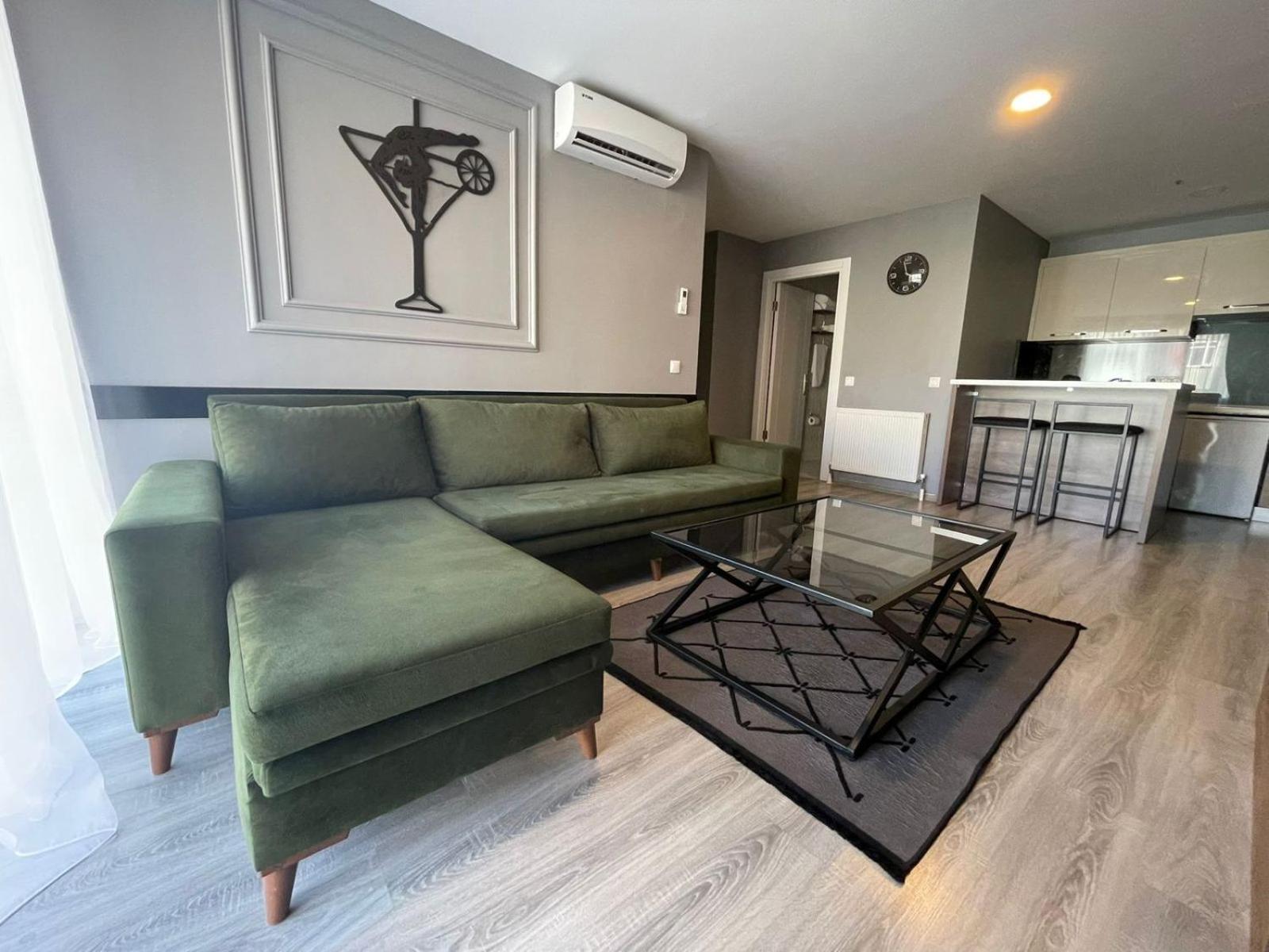 On4 Rooms & Suites - Image 7